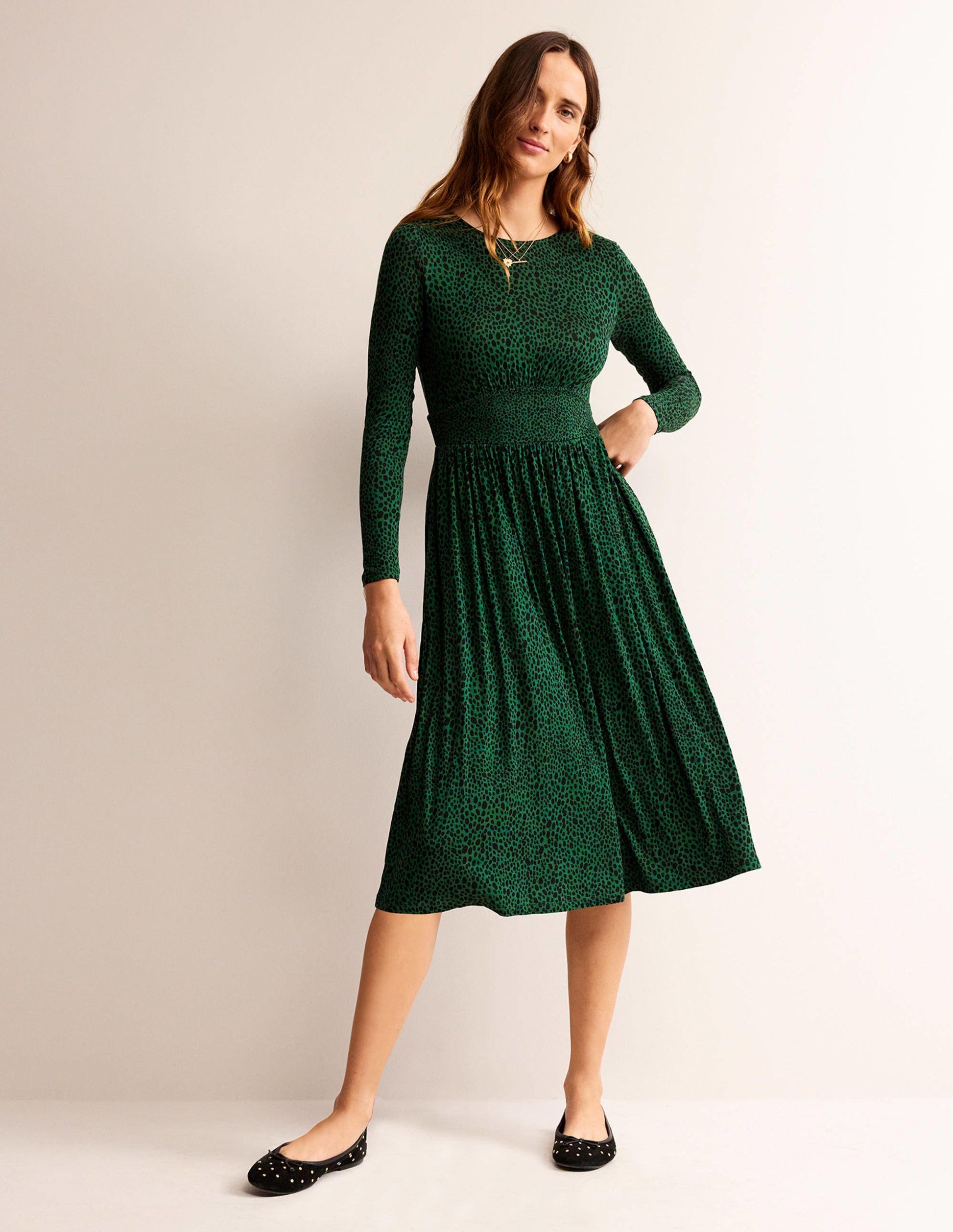 Thea Jersey-Midikleid mit langen Ärmeln-Amazonasgrün, Tierflecken-1