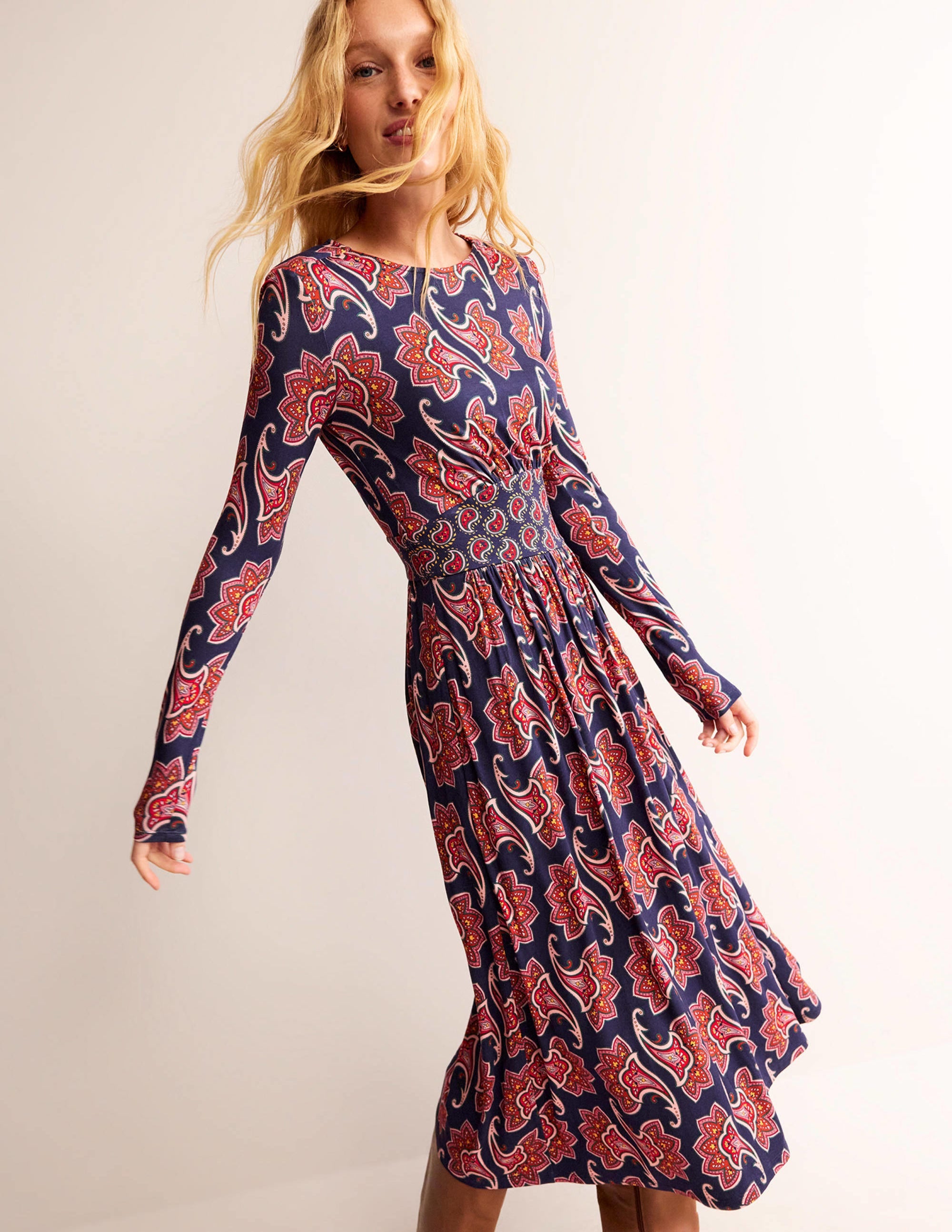 Thea Jersey-Midikleid mit langen Ärmeln-Französisches Marineblau, Paisley-Amaryllis - Image 4