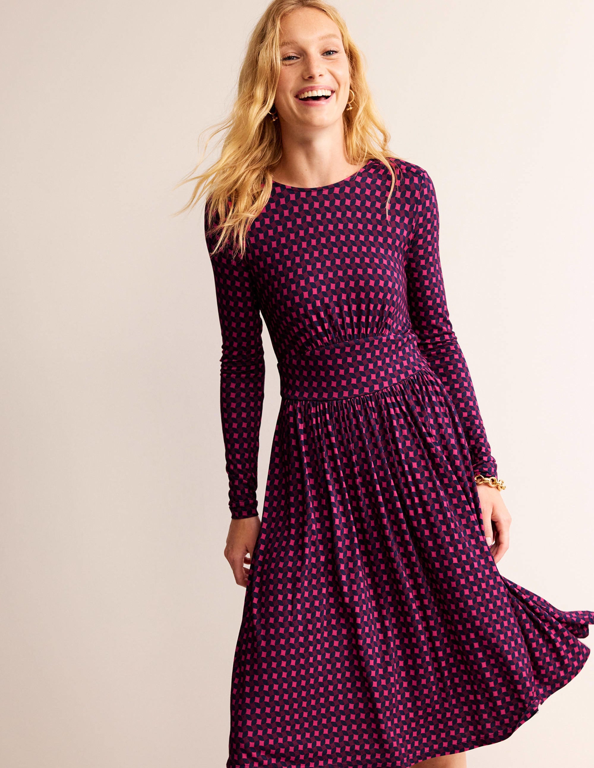 Thea Kurzes Kleid aus Jersey-Kräftiges Pink, Abstrakt Diamant - Image 1