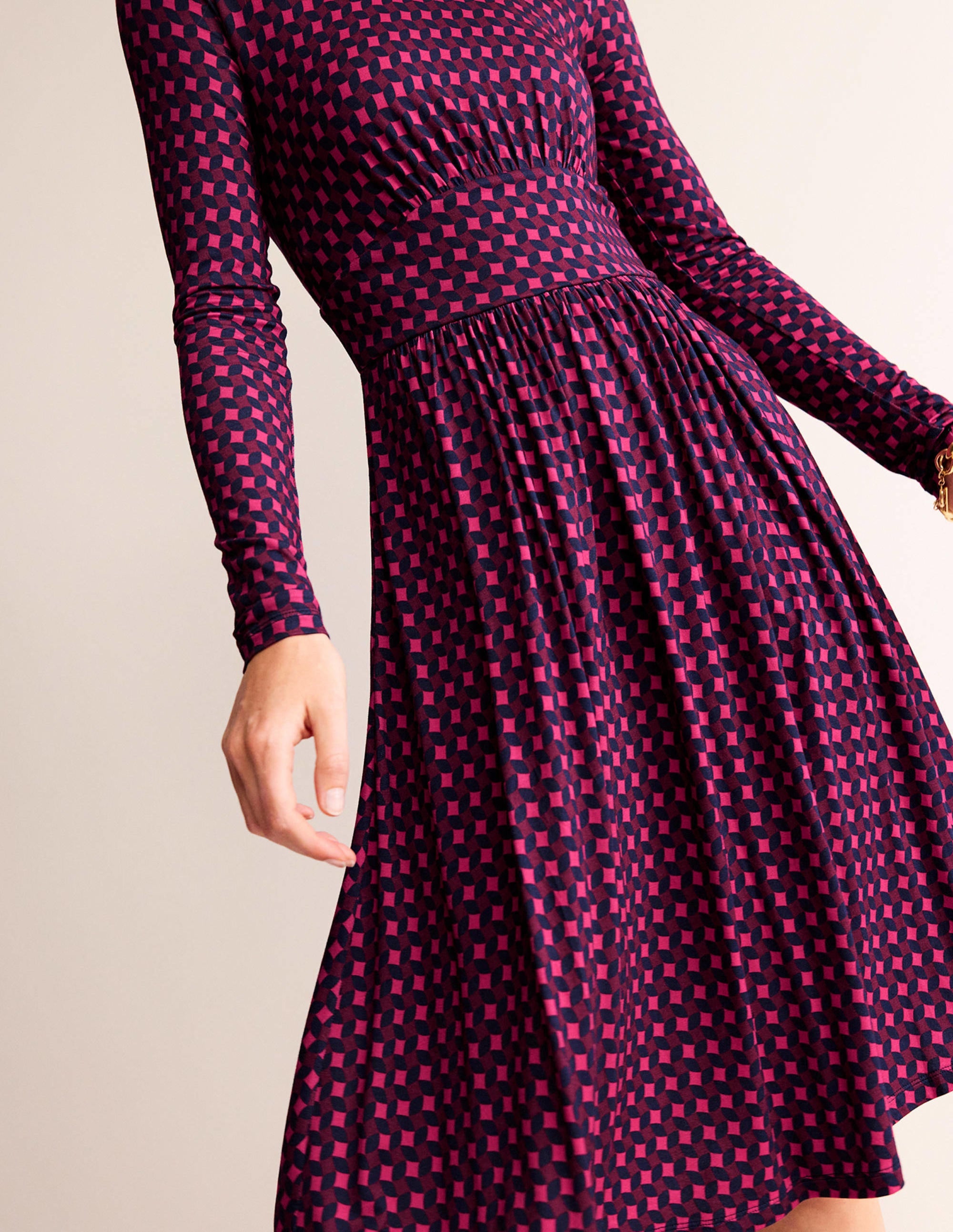Thea Kurzes Kleid aus Jersey-Kräftiges Pink, Abstrakt Diamant - Image 2