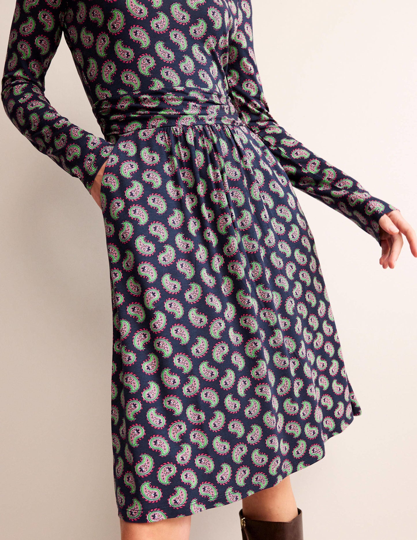 Abigail Jerseykleid-Marineblau, Paisley-Muster