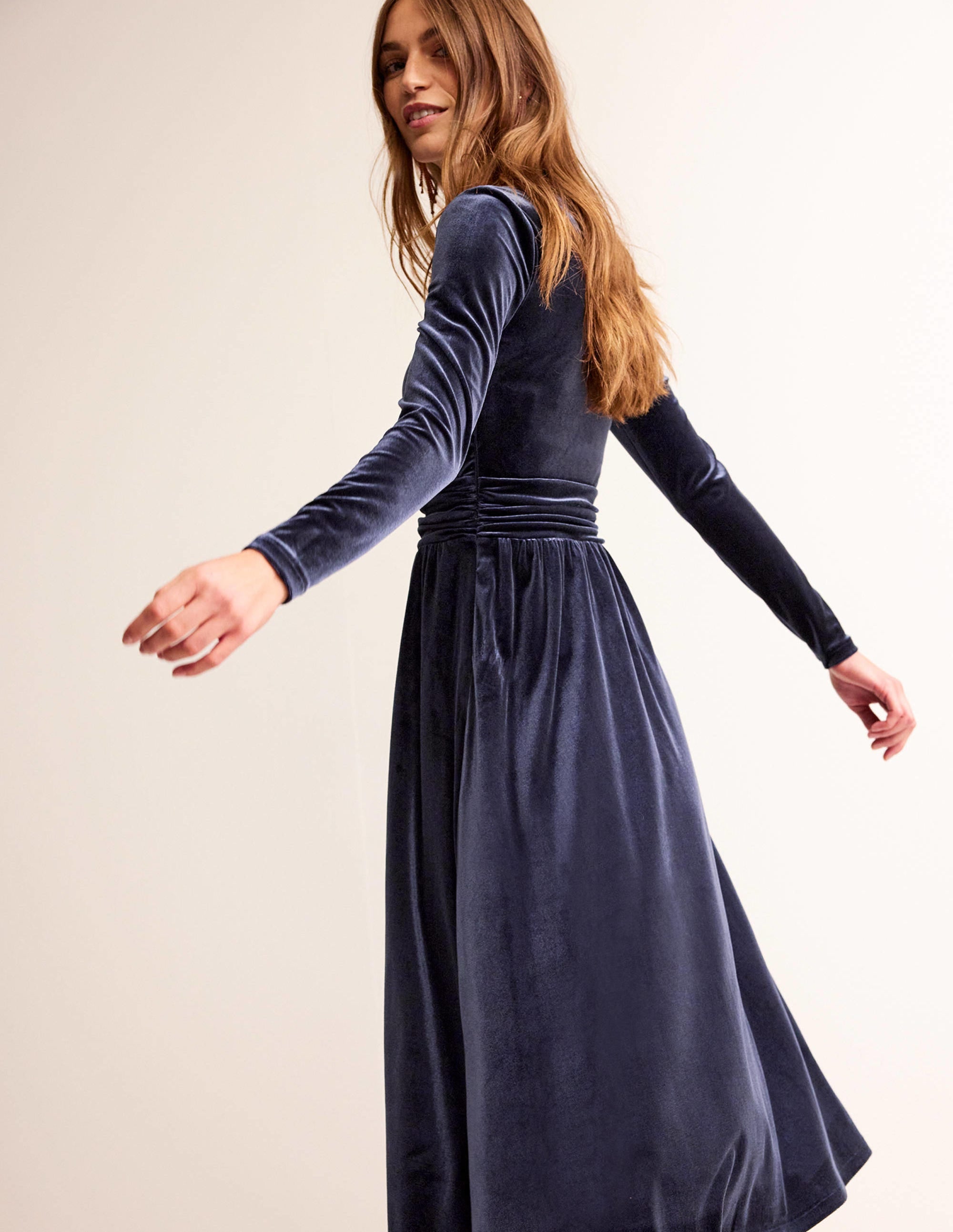 Robe midi Abigail en velours-Bleu marine - Image 3