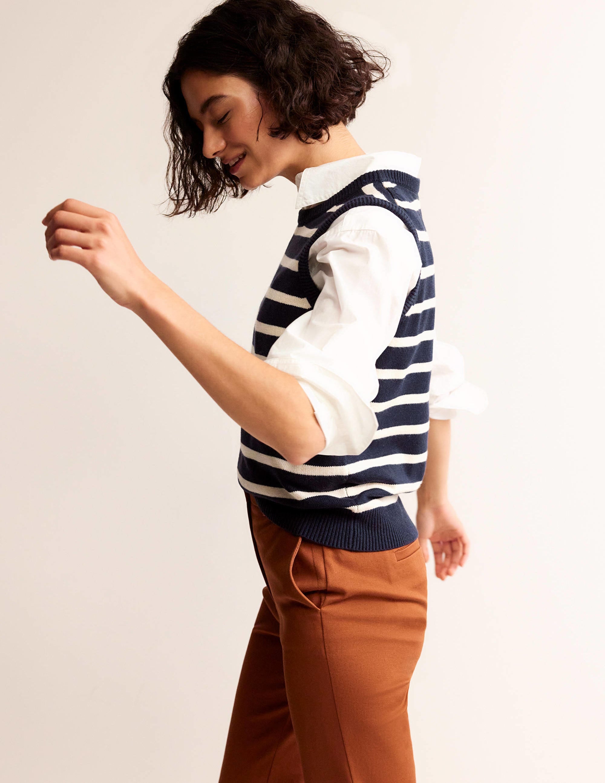 Harriet Top-Marineblau und Naturweiß - Image 5