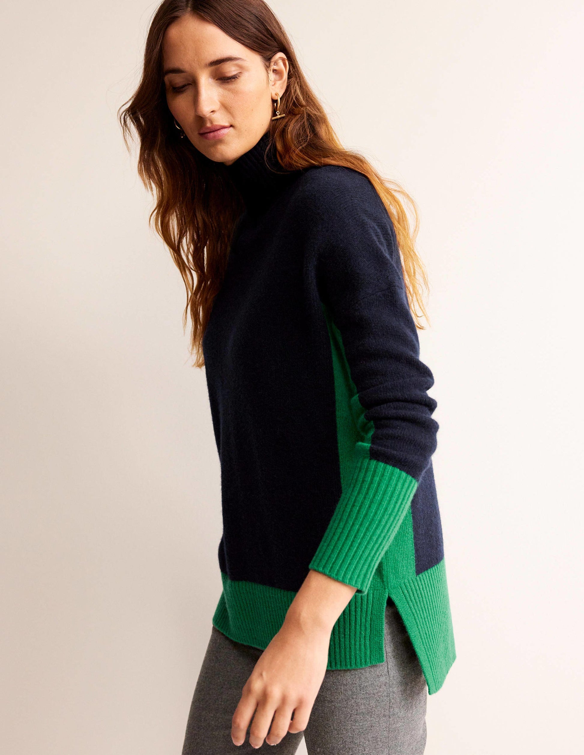 Jessica Oversize-Pullover-Marineblau Blockfarben-1