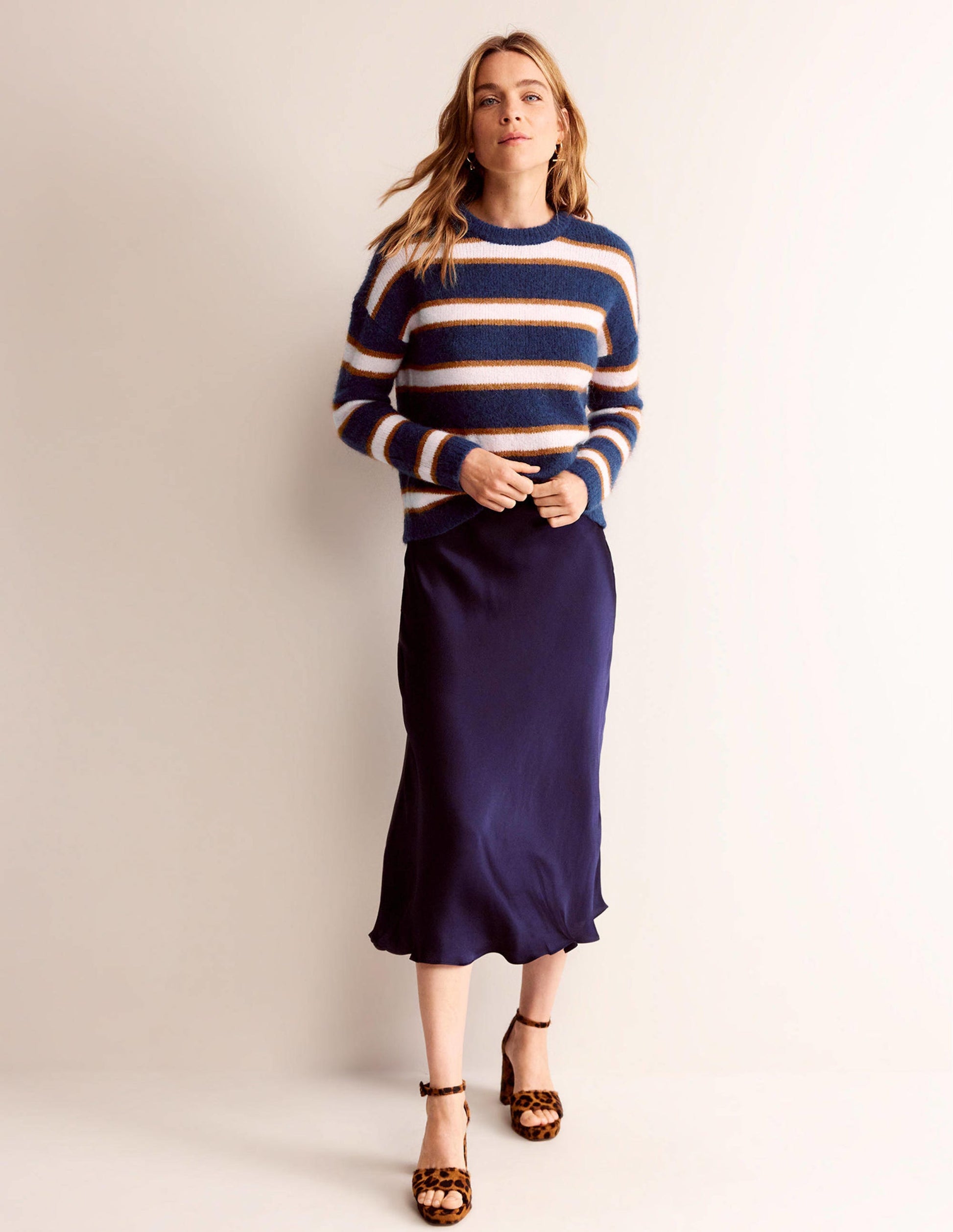 Rosemary Lockerer, flauschiger Pullover-Französisches Marineblau und Kürbis-4