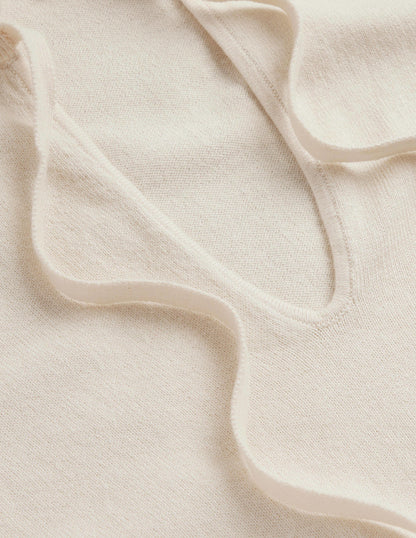 Pullover mit Rüschen und Kragen zum Binden-Naturweiß