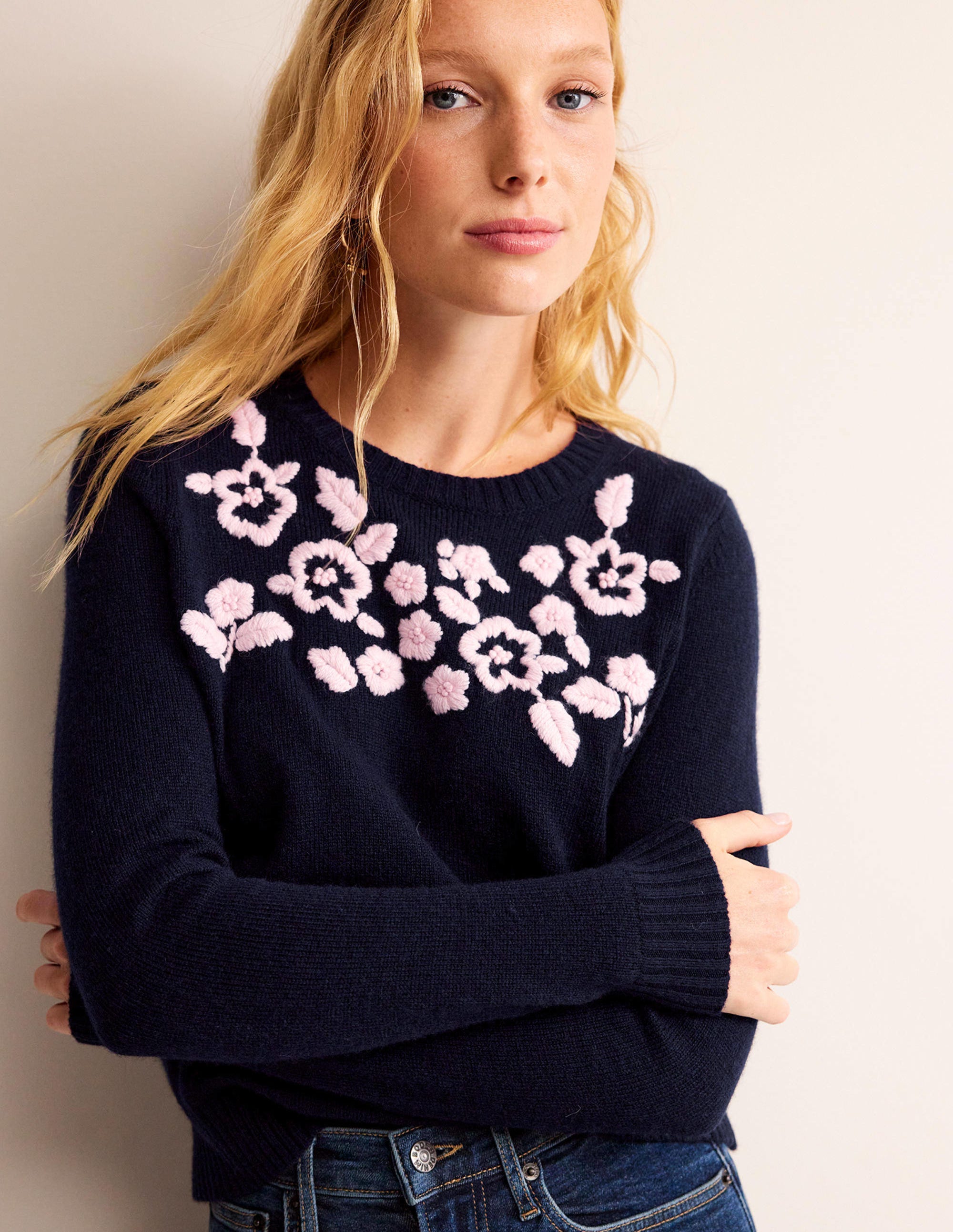 Pull brodé à col rond-Bleu marine - Image 2