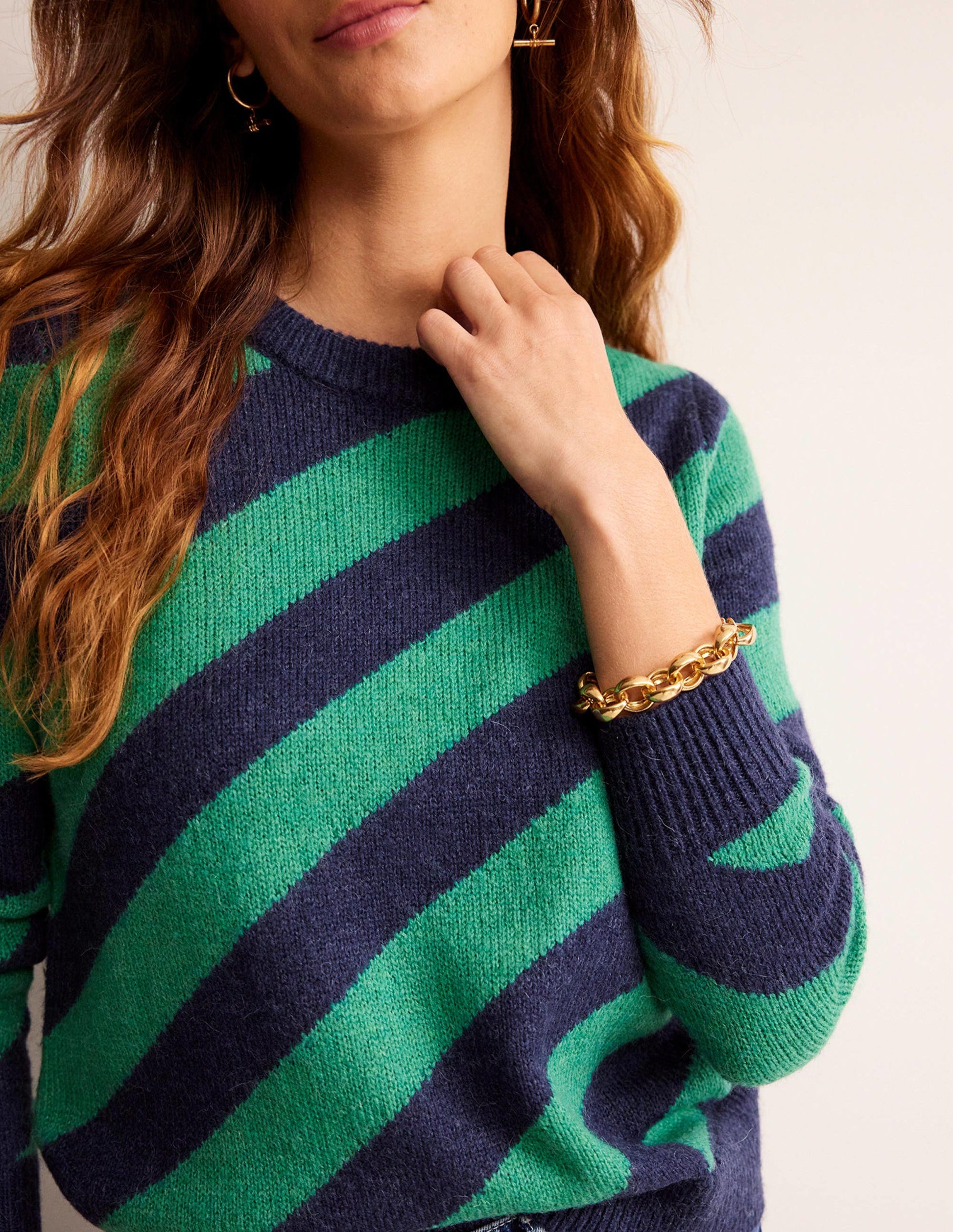 Flauschiger Pullover mit diagonalen Streifen-Grün/Marineblau gestreift-2