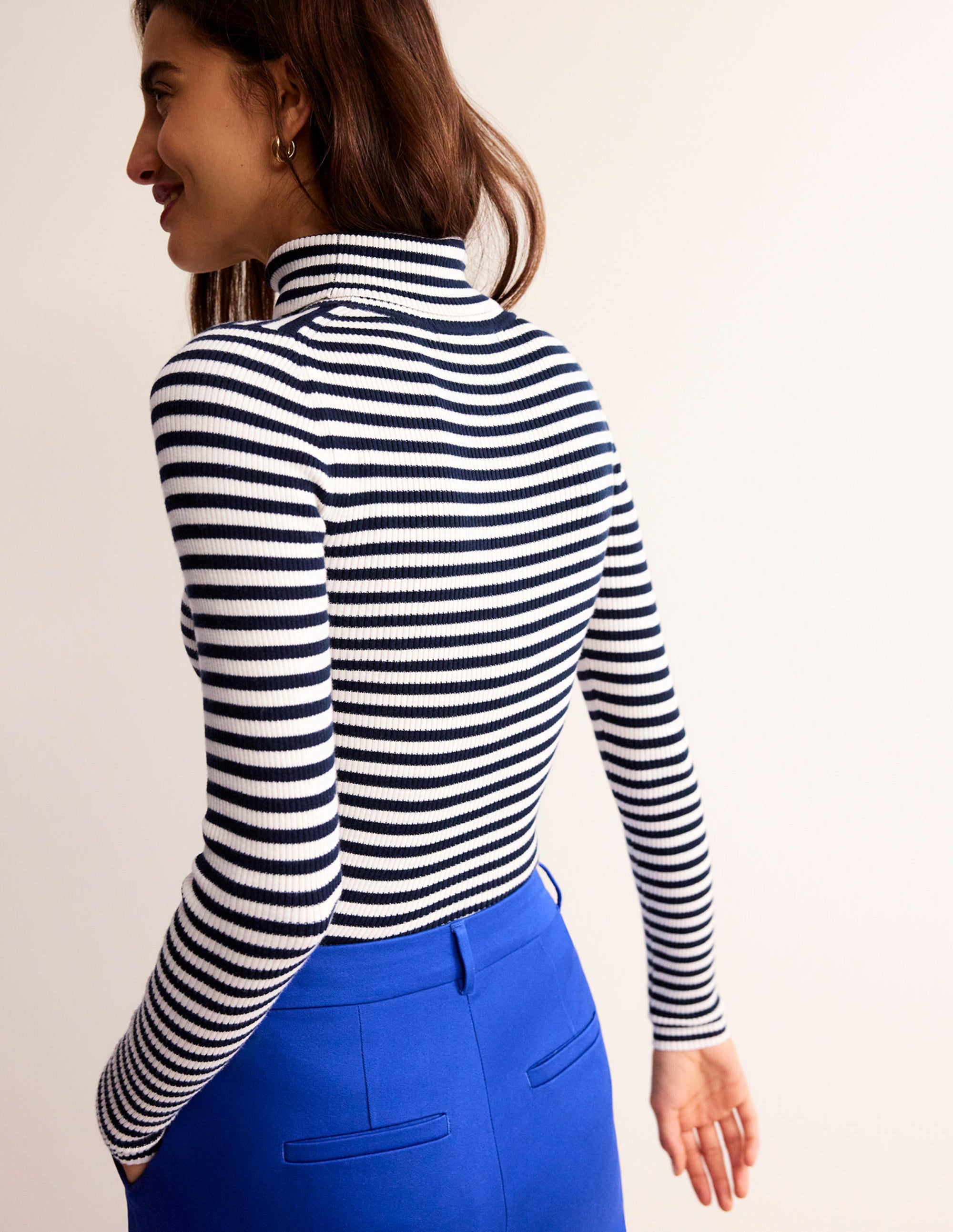 Pull Catriona à col roulé-Bleu marine/ivoire - Image 3