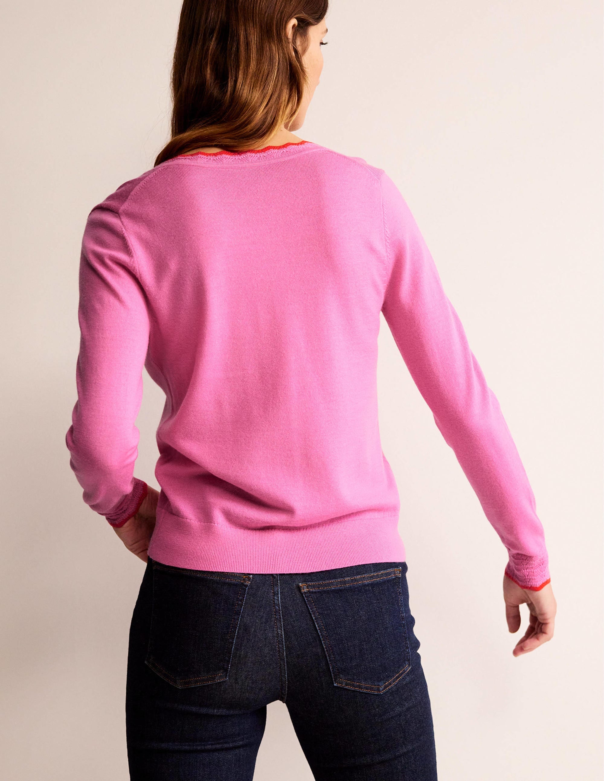Merino-Pullover mit V-Ausschnitt und Muschelsaum-Mittelpink - Image 3
