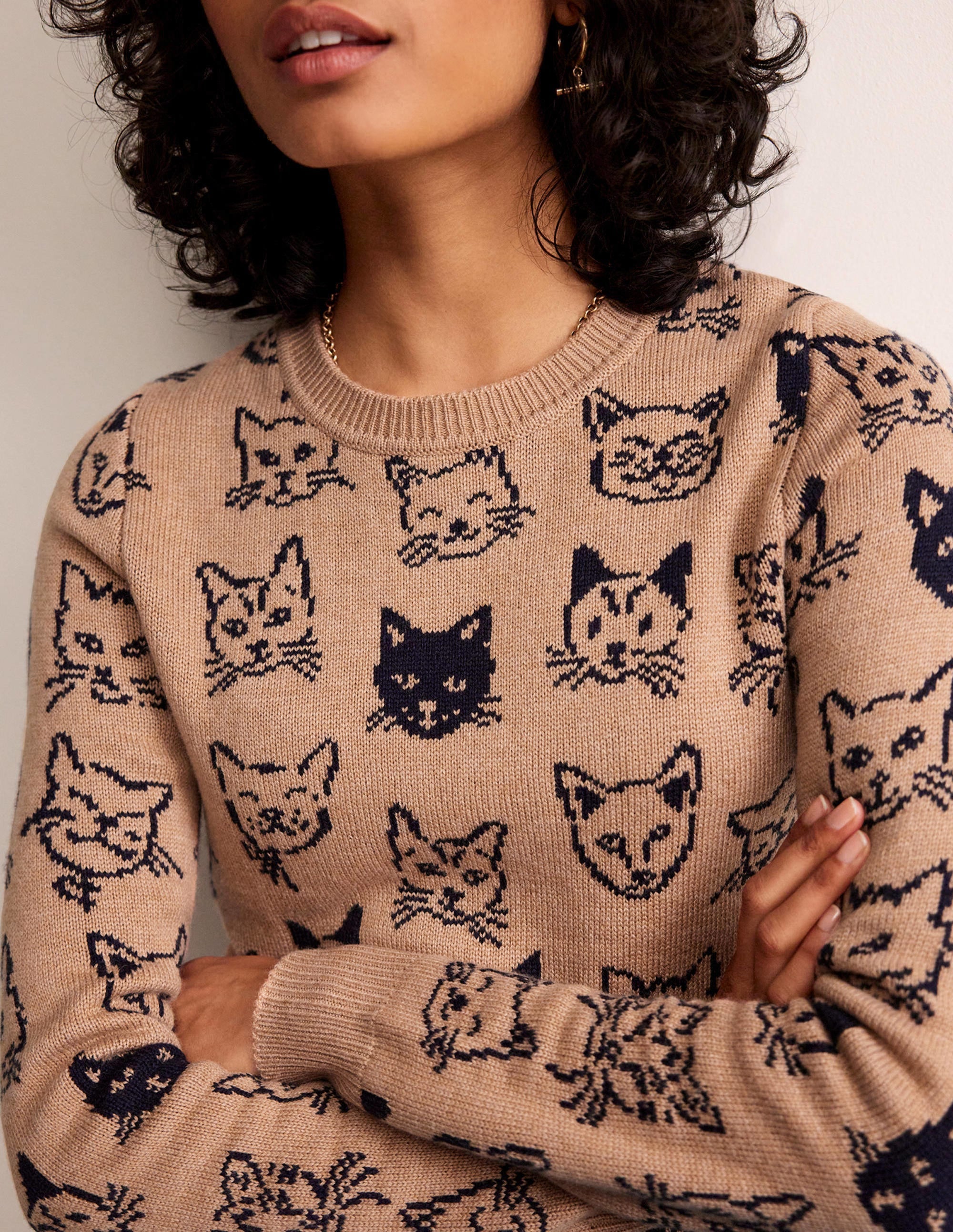 Heather Jacquard-Pullover-Kamelbraun und Marineblau, Katzen - Image 2
