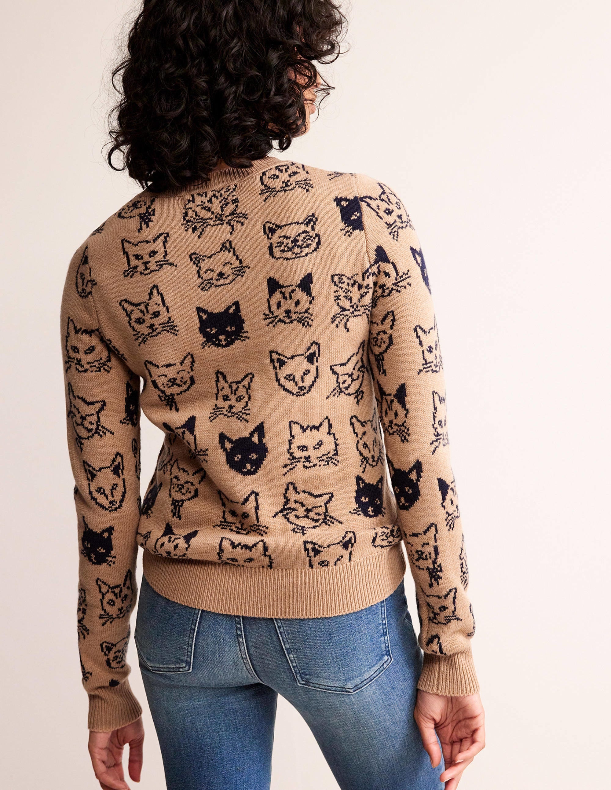 Heather Jacquard-Pullover-Kamelbraun und Marineblau, Katzen - Image 3