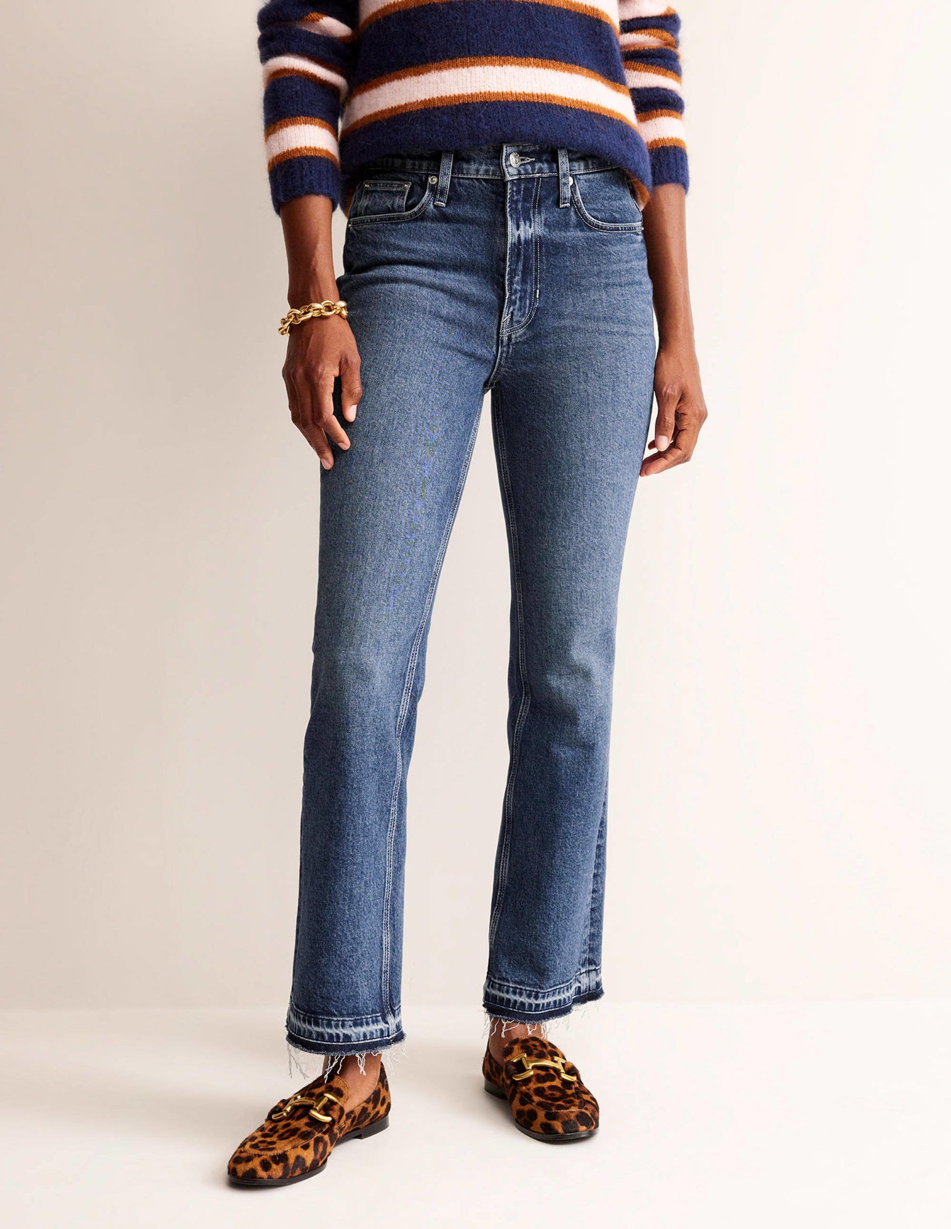 Mittelhohe Jeans mit Schlag-Dunkles Vintageblau-4