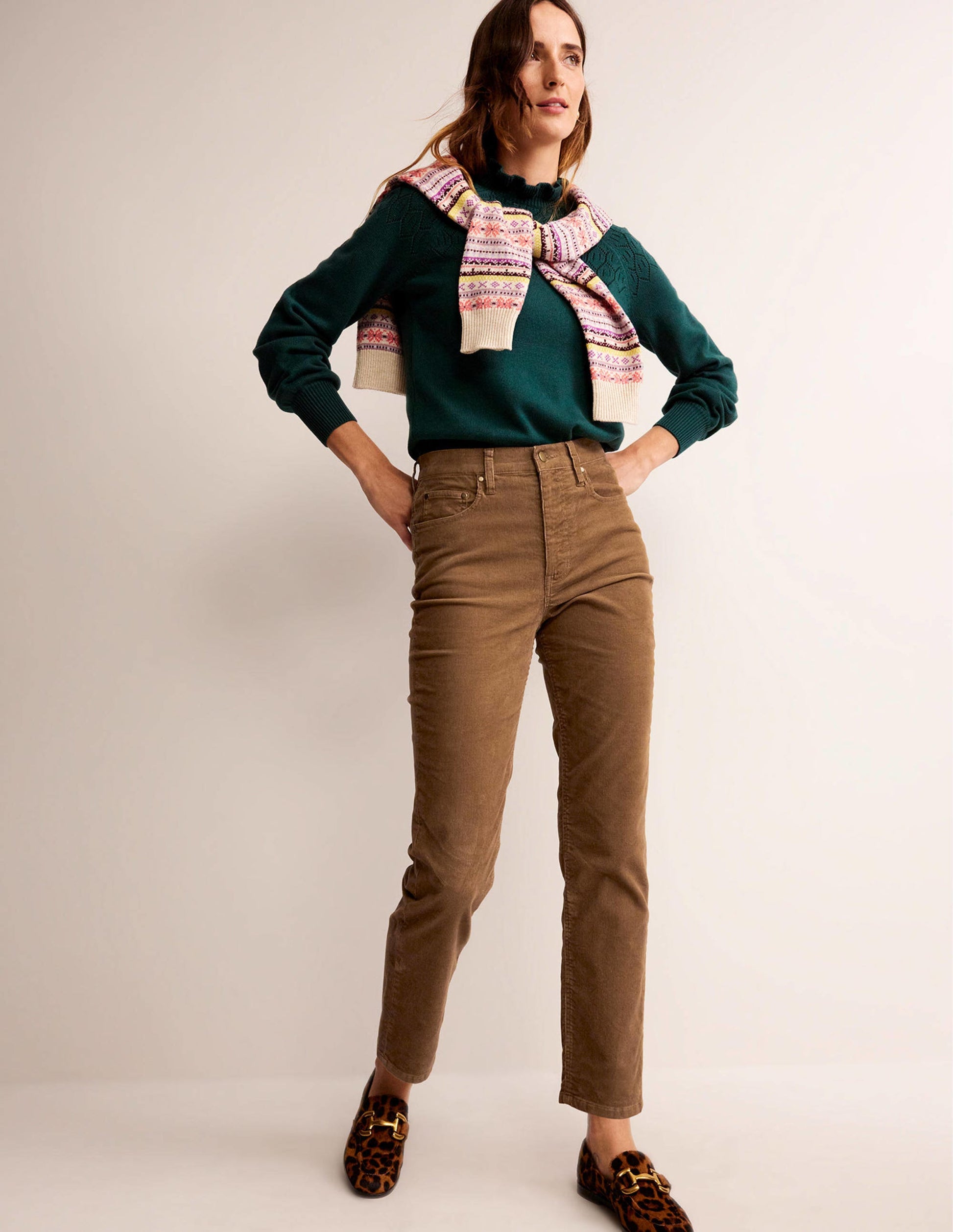 Schmal geschnittene Cord-Jeans mit 5 Taschen-Kamelbraun-1