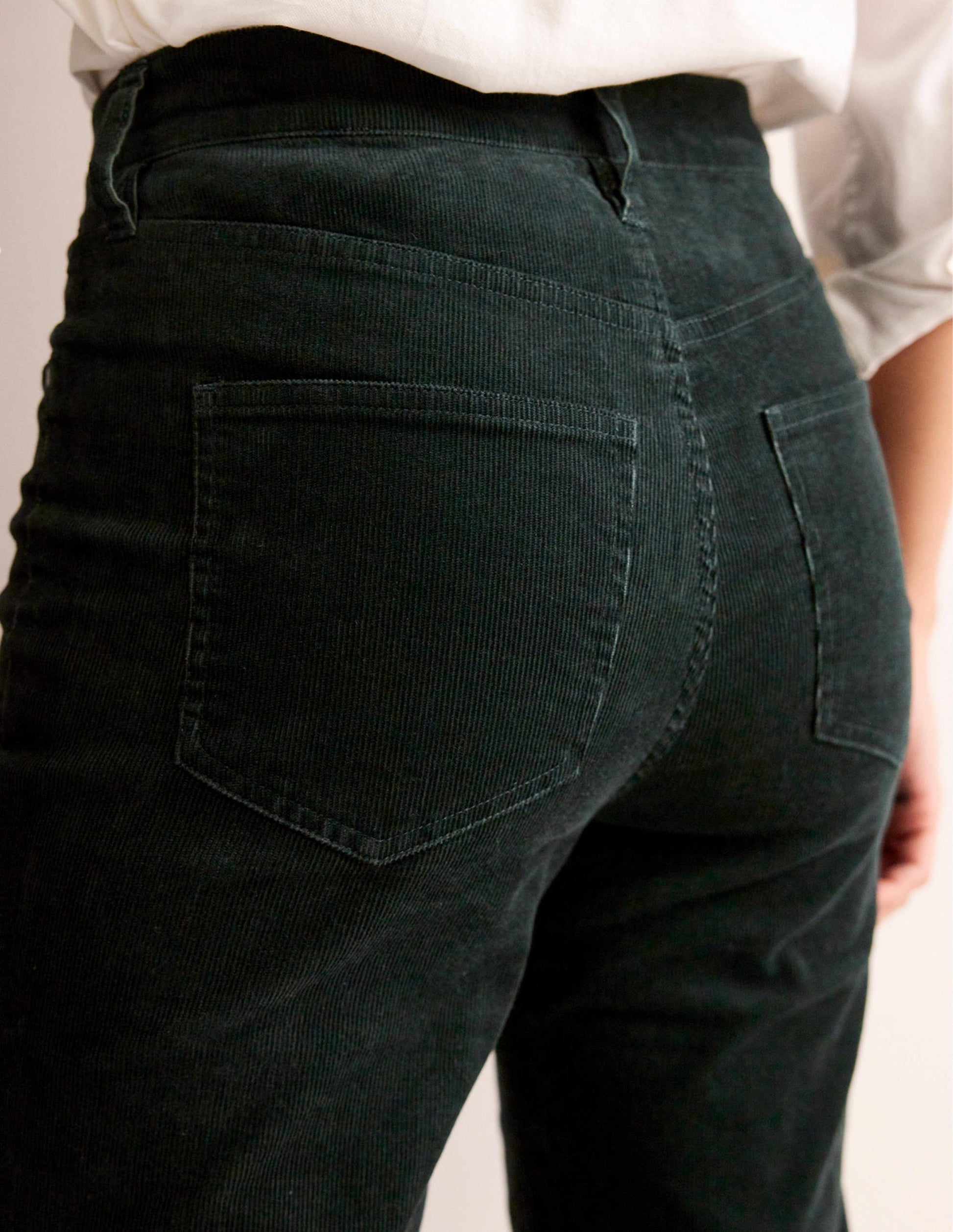 Schmal geschnittene Cord-Jeans mit 5 Taschen-Chatsworth-Grün-2
