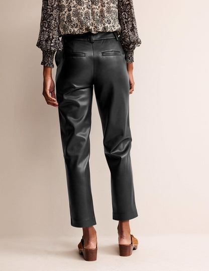 Zigarettenhose aus Kunstleder-Schwarz-3