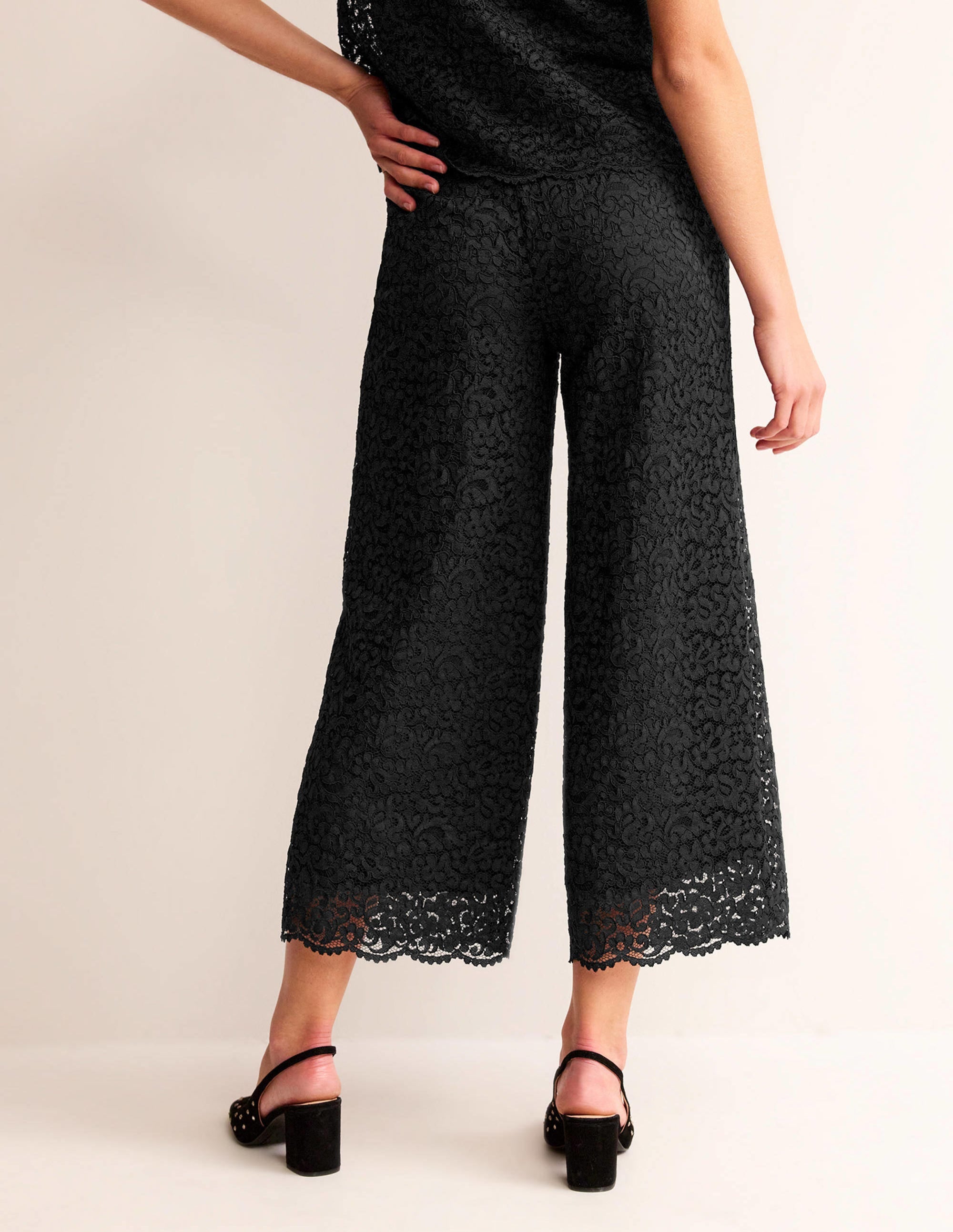 Verkürzte Spitzenhose mit weitem Bein-Schwarz - Image 4