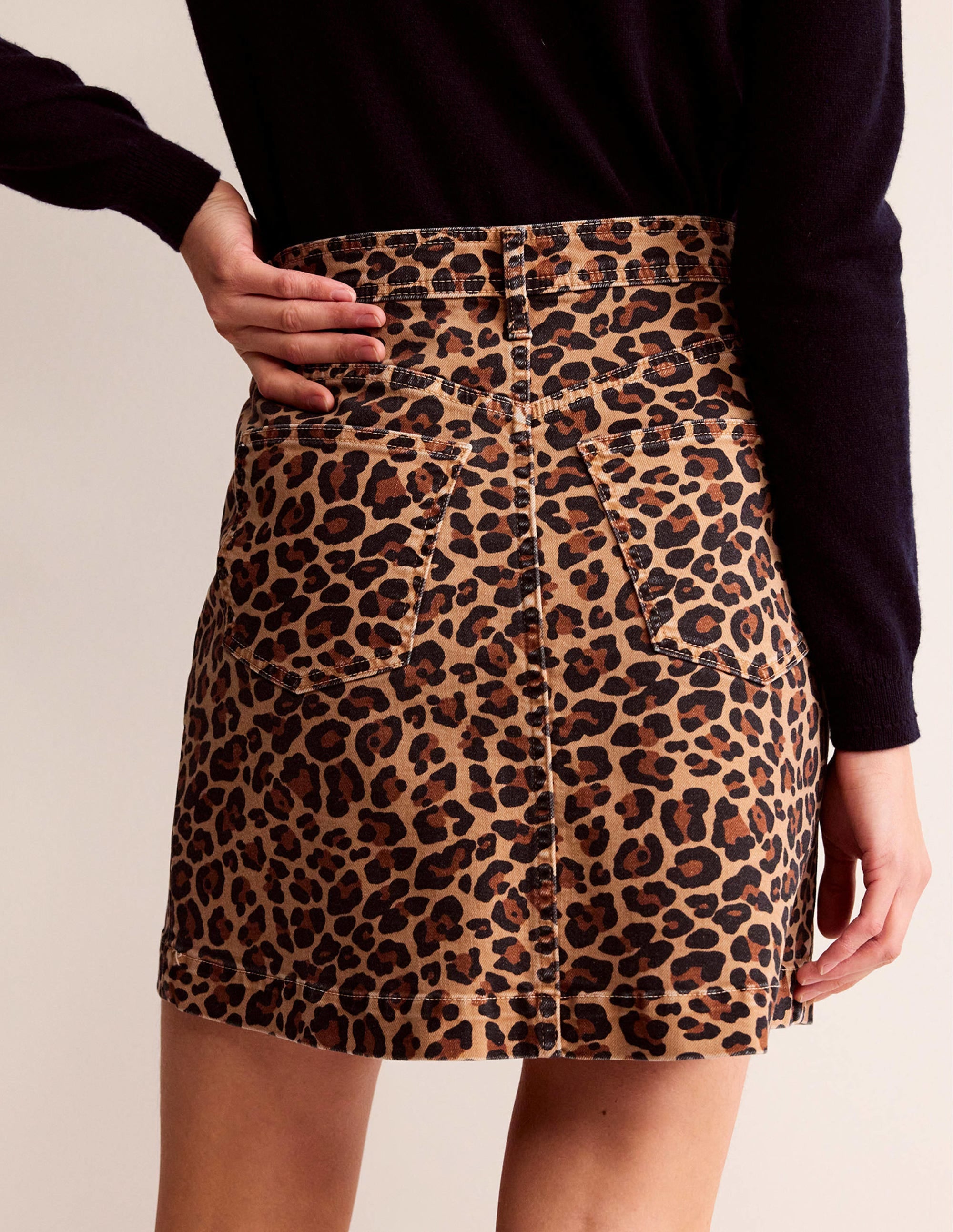 Mini-jupe Nell imprimée-Camel, Motif Cheetah Pop - Image 3