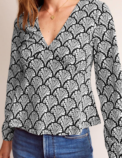 Oberteil mit V-Ausschnitt und Schößchen-Schwarz, Blumig-2