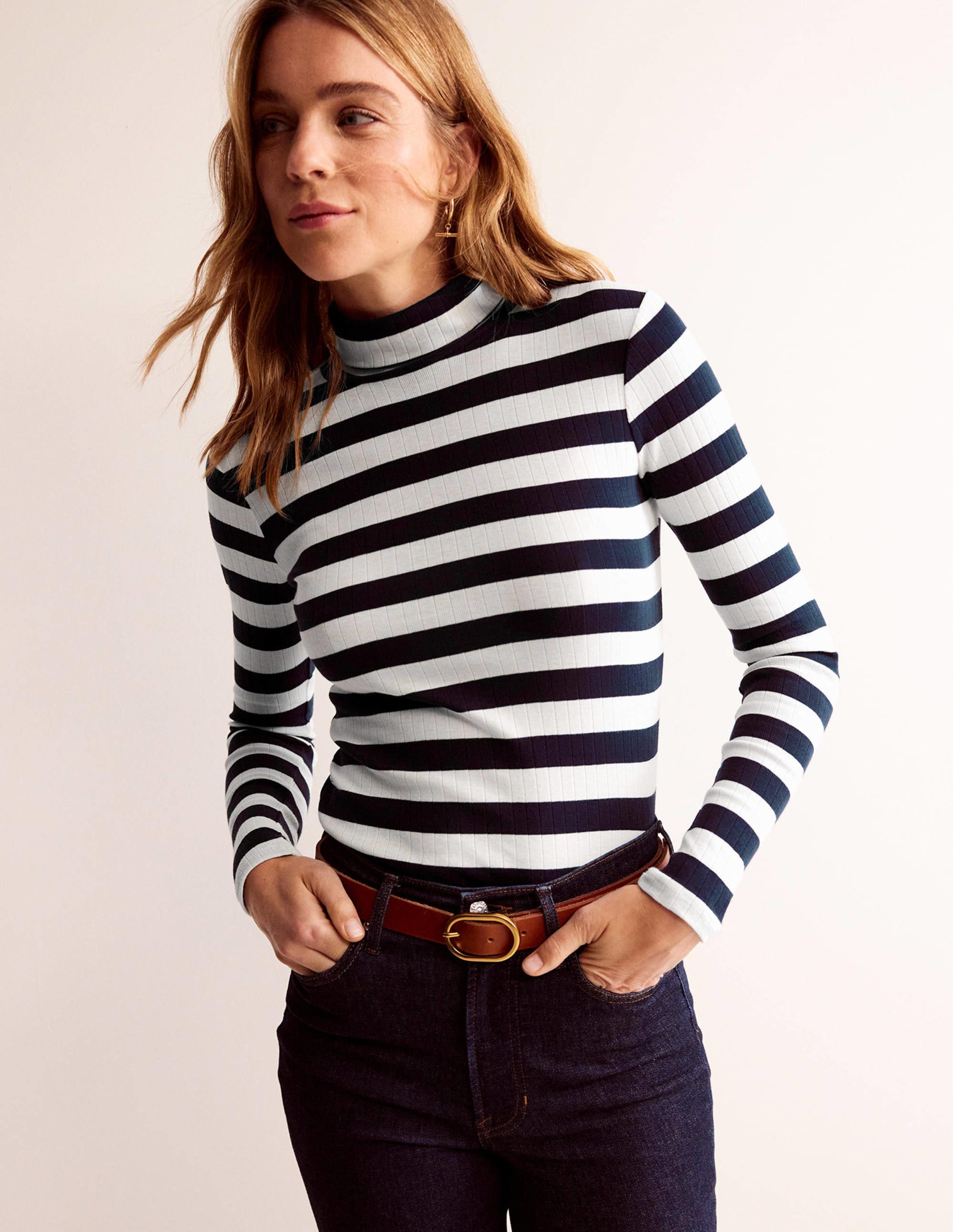 Anna Oberteil aus Rippstrick mit Rollkragen-Marineblau, Naturweiß - Image 1