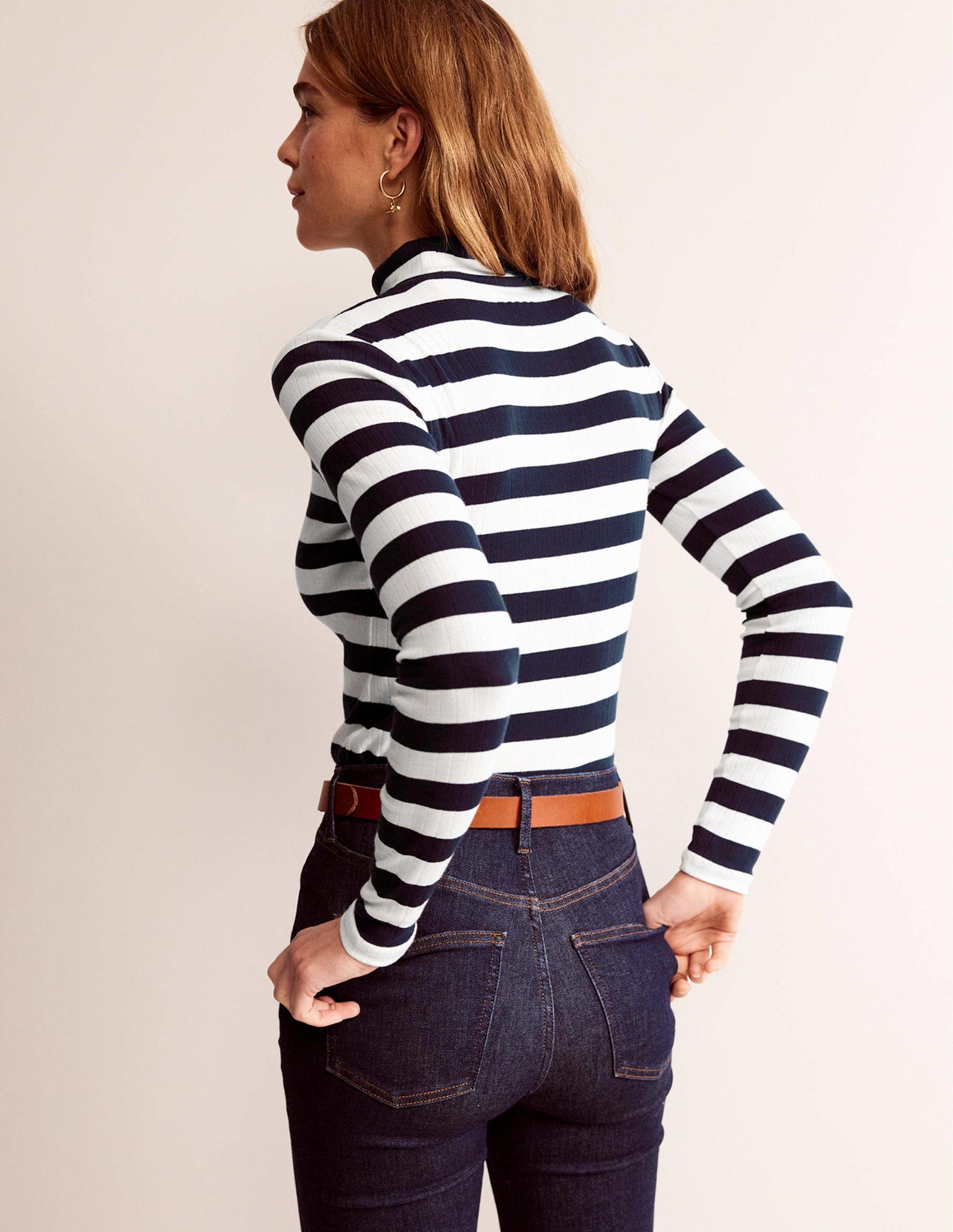 Anna Oberteil aus Rippstrick mit Rollkragen-Marineblau, Naturweiß