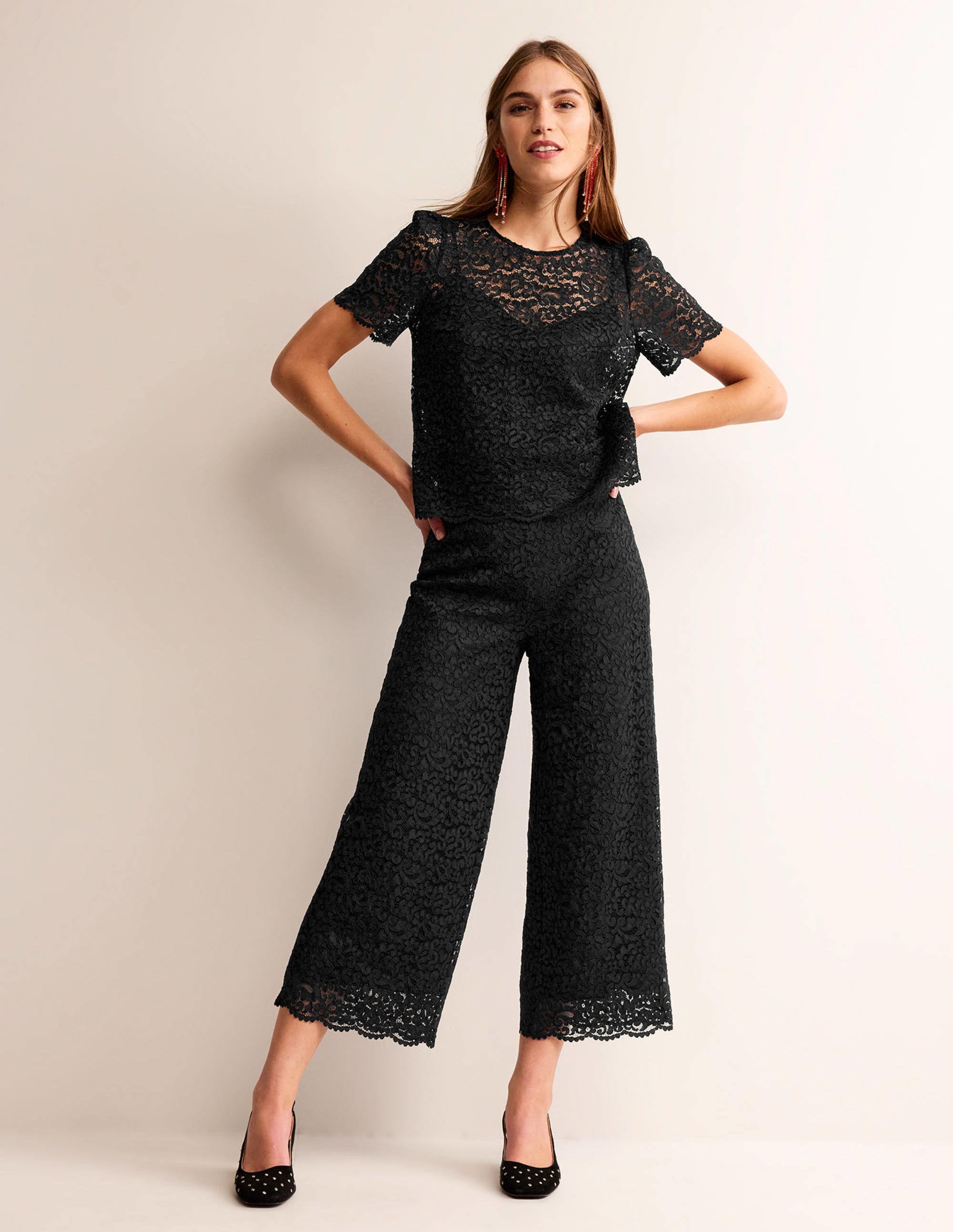 Farblich abgestimmtes T-Shirt mit Spitzenbesatz-Schwarz - Image 4