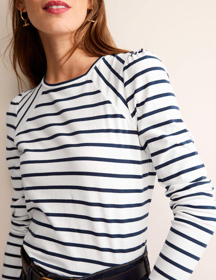 Arabella Gestreiftes T-Shirt-Naturweiß, Französisches Marineblau
