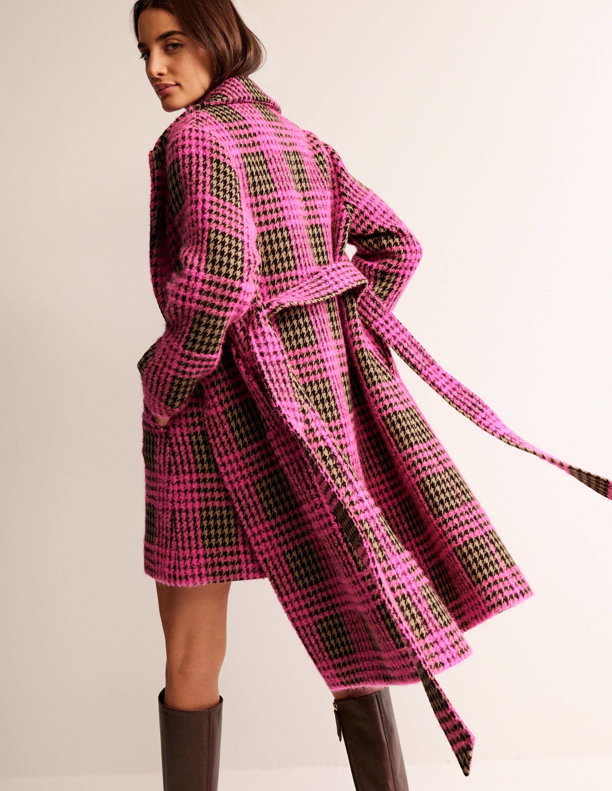 Wickelmantel aus Wolle-Pink Boucle Karo - Image 3