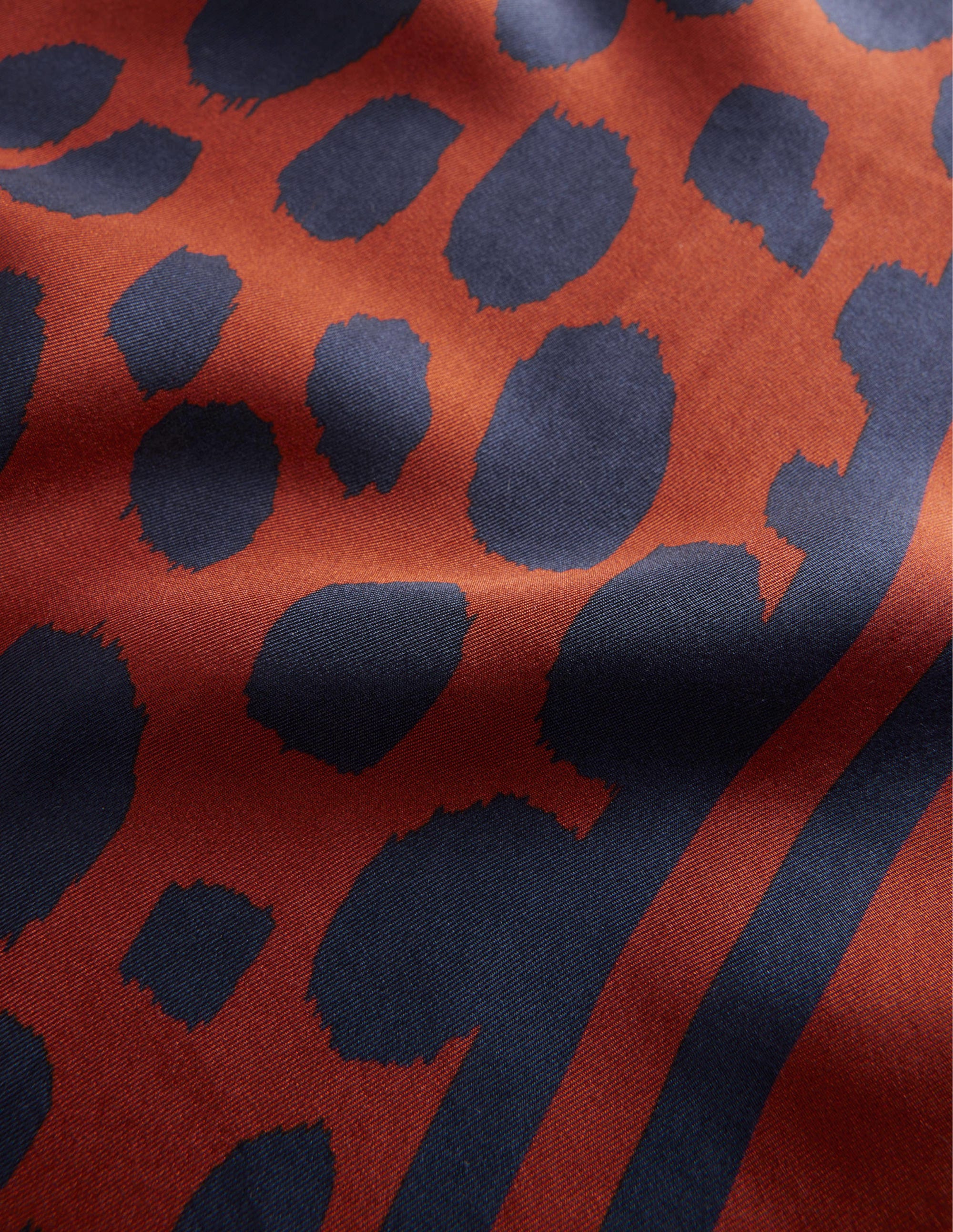 Foulard carré Elisabeth en soie-Motif animal - Image 2