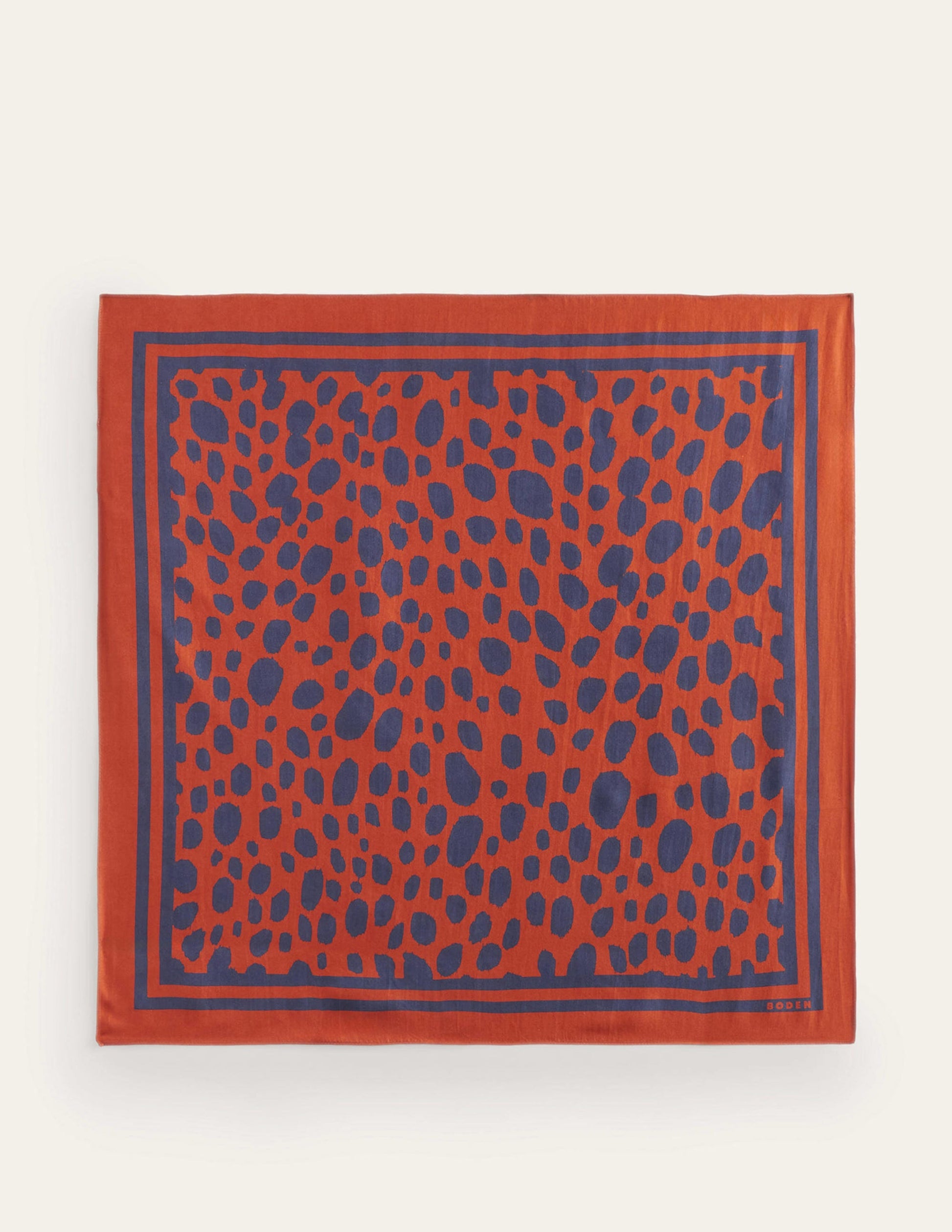 Foulard carré Elisabeth en soie-Motif animal-3