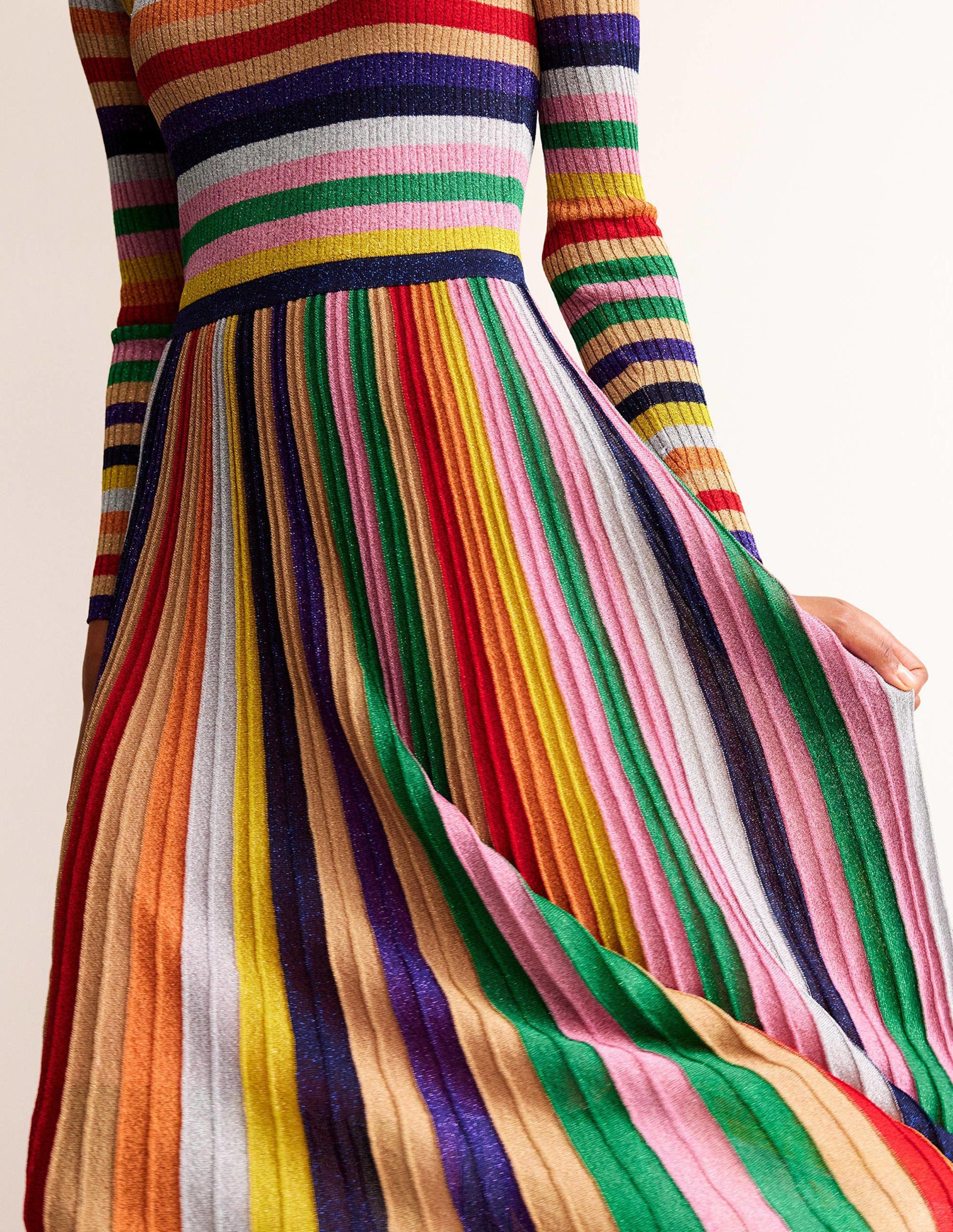 Metallic-Kleid aus Rippstrick-Bunt-2