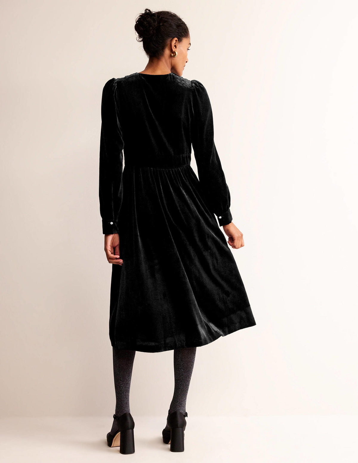Elise Midikleid aus Samt mit Schmucksteinen-Schwarz-3