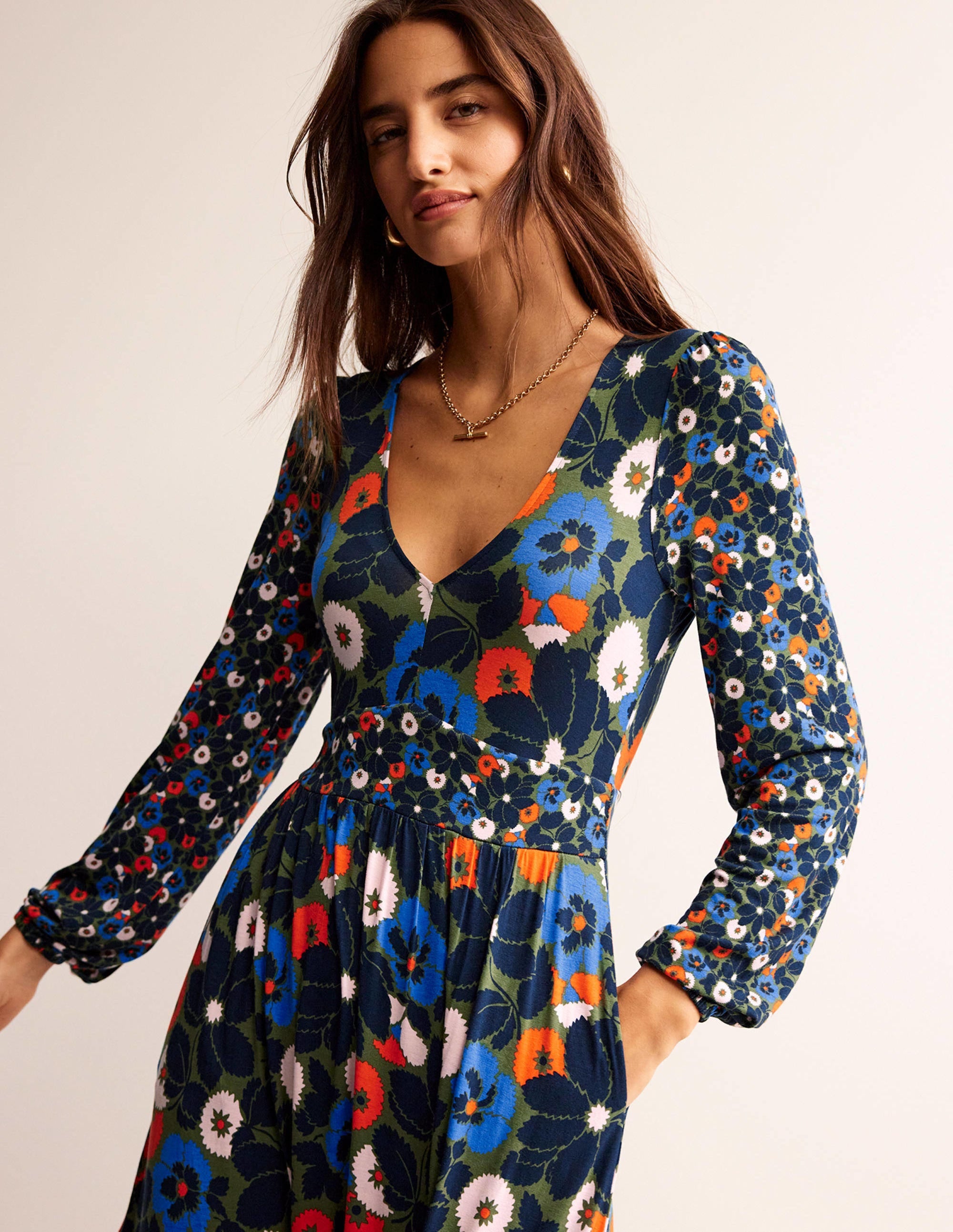 Robe midi pêle-mêle à col V-Mousse d'hiver, Bloomsbury Pop - Image 2