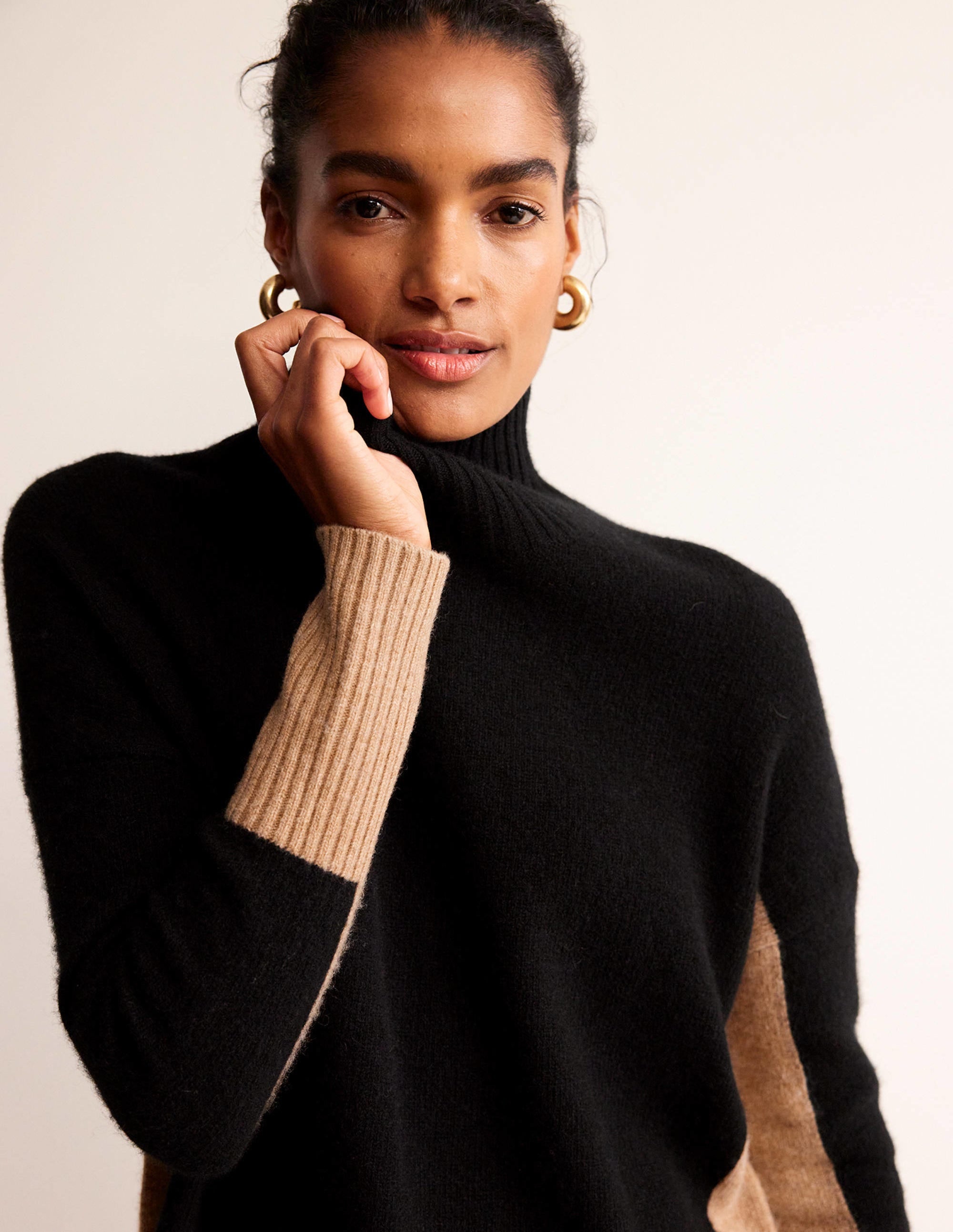 Jessica Oversize-Pullover-Schwarz, Kamelbraun Blockfarben - Image 3