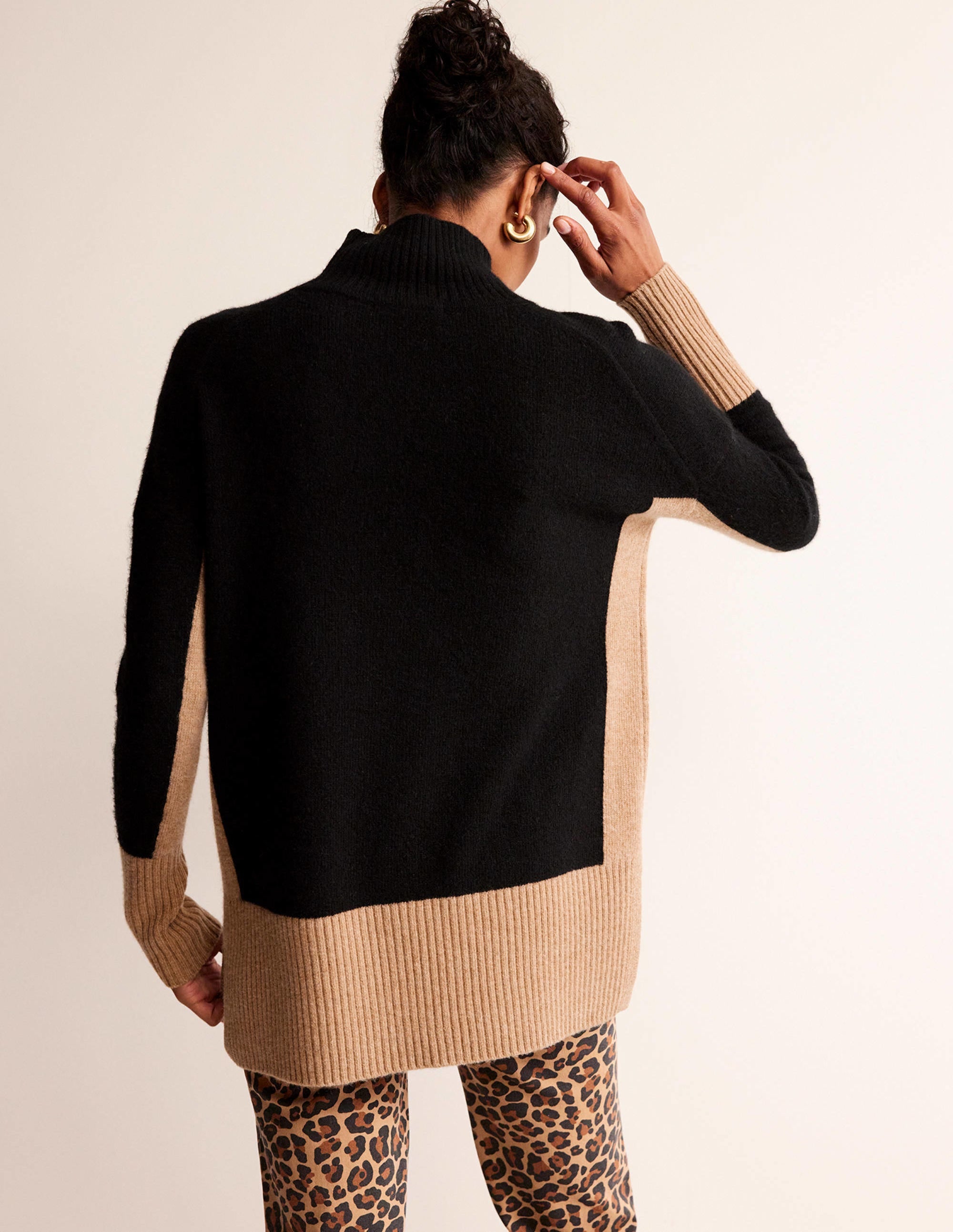Jessica Oversize-Pullover-Schwarz, Kamelbraun Blockfarben - Image 4