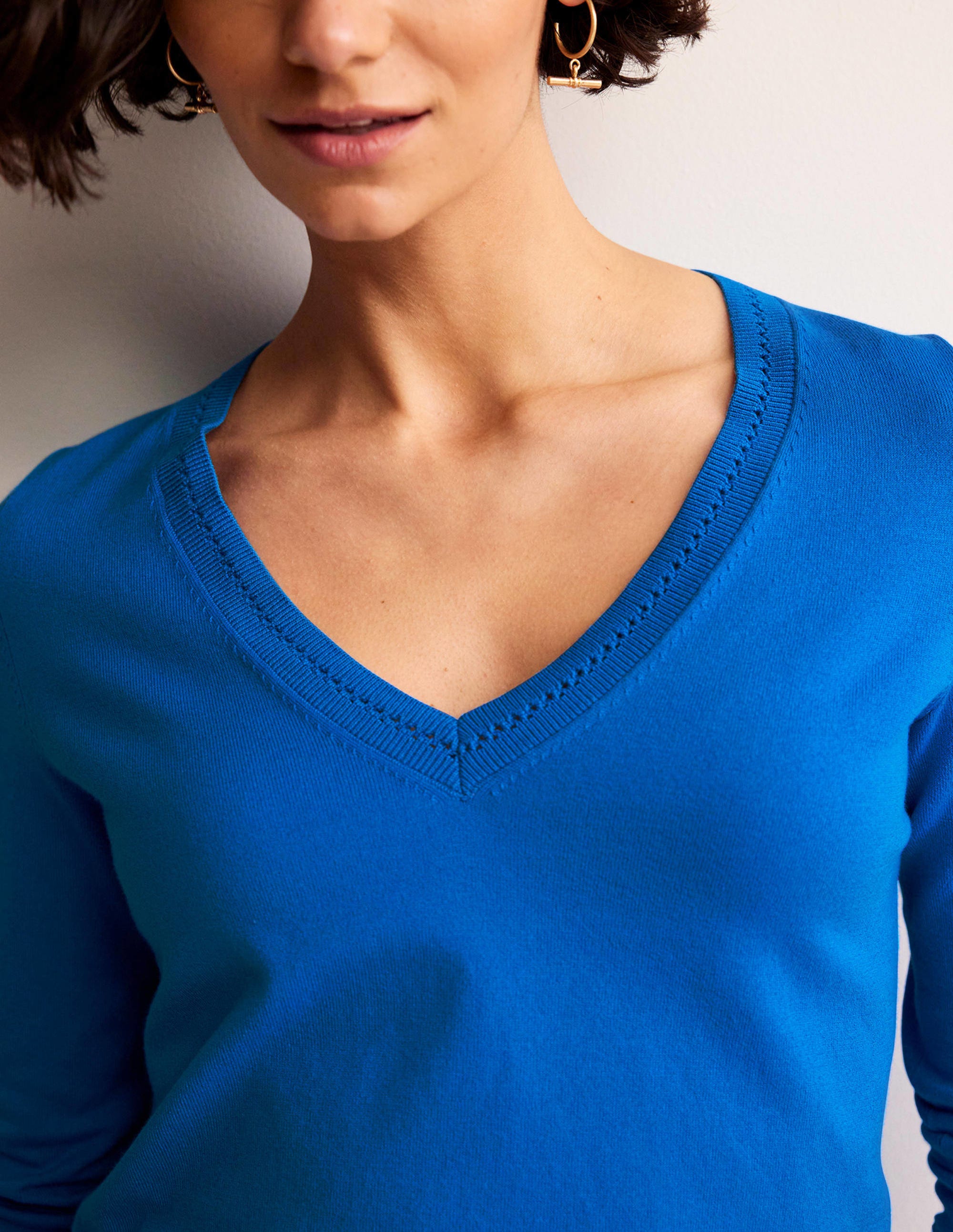 Pull Catriona col V en coton-Leuchtendes Blau - Image 2