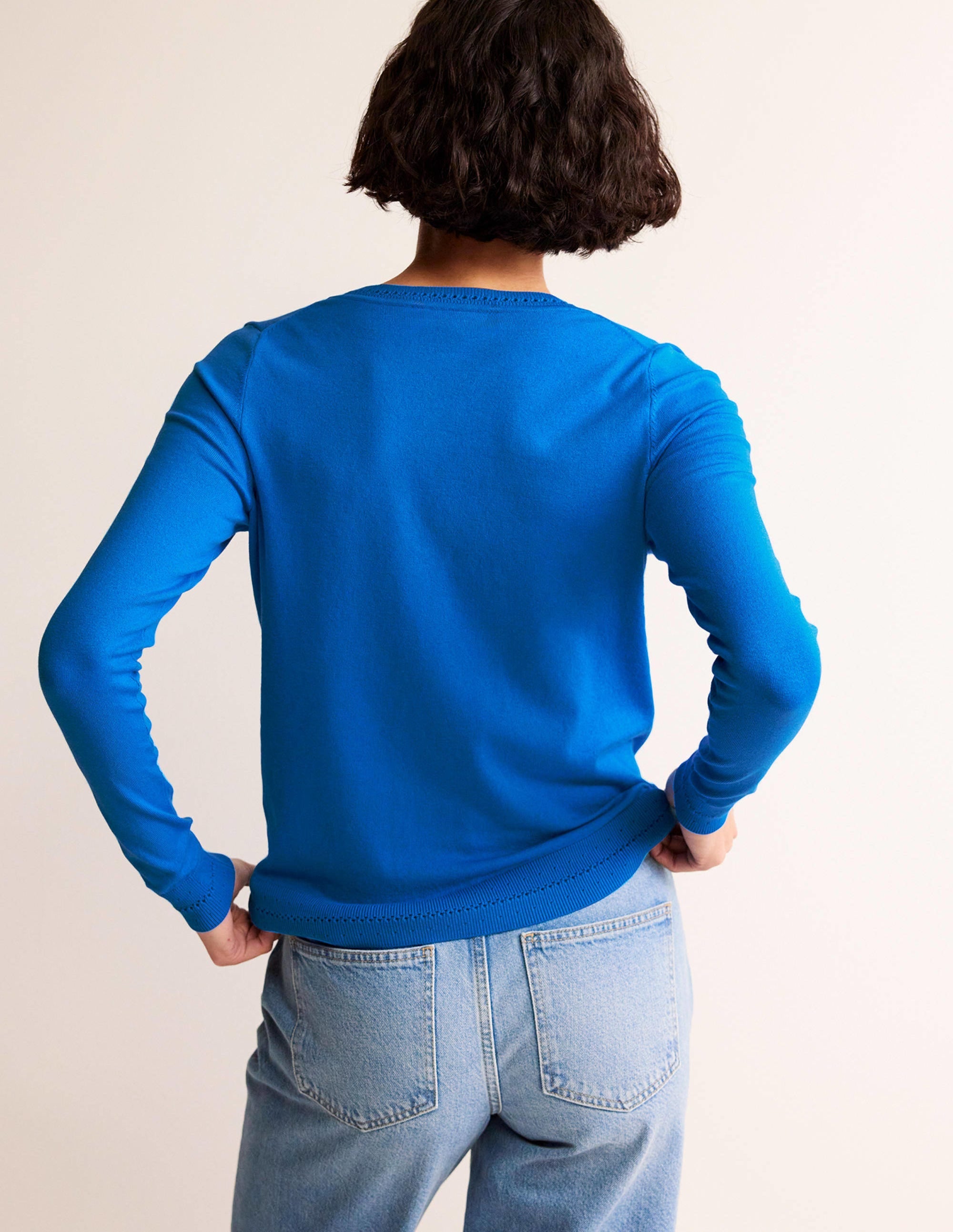 Pull Catriona col V en coton-Leuchtendes Blau - Image 3