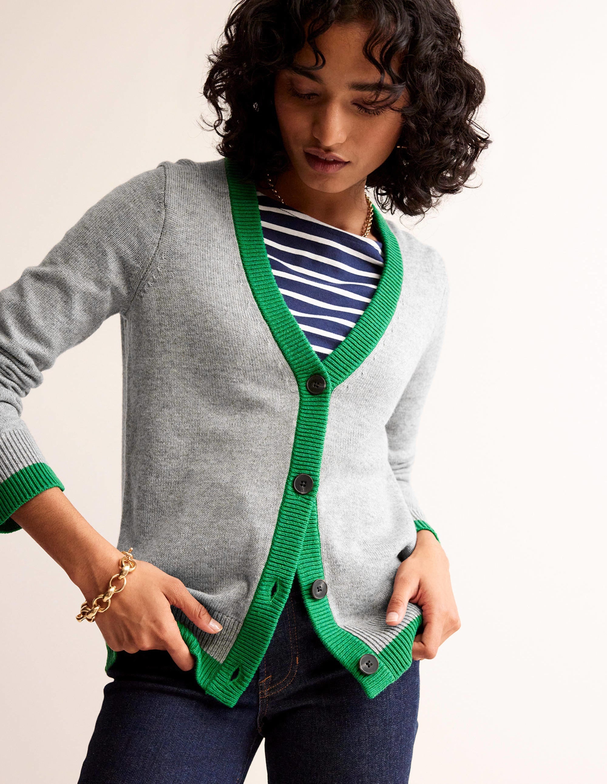 Alma Strickjacke mit Kontrastbesatz-Grau Meliert, Grünes Tamburin - Image 4