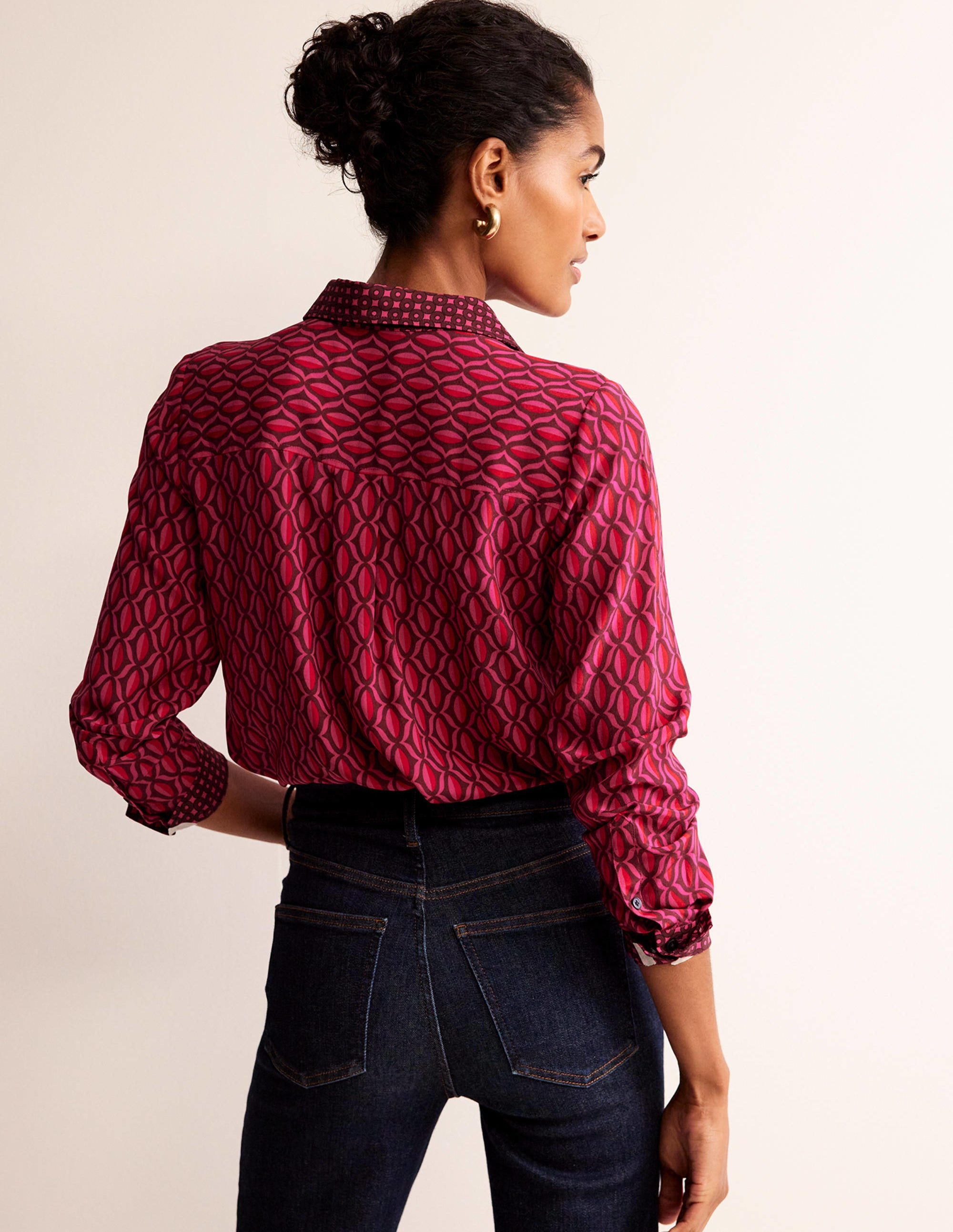 Chemise Sienna en soie-Rose vif, motif Geo Valley - Image 3