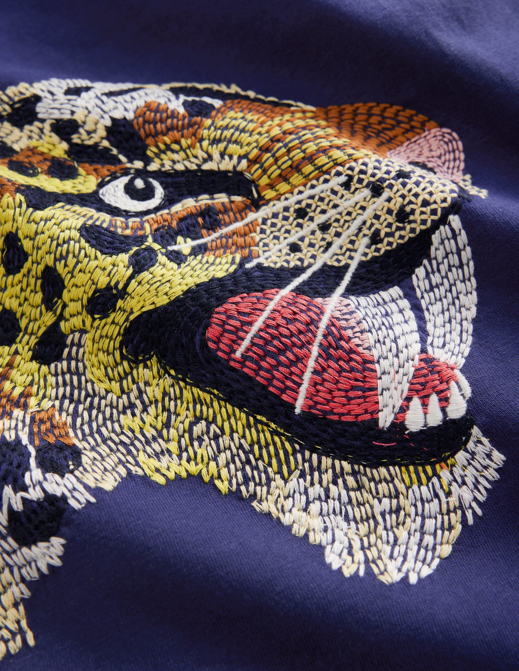 T-shirt à super surpiqûres-Tigre à dents de sabre geai bleu - Image 3