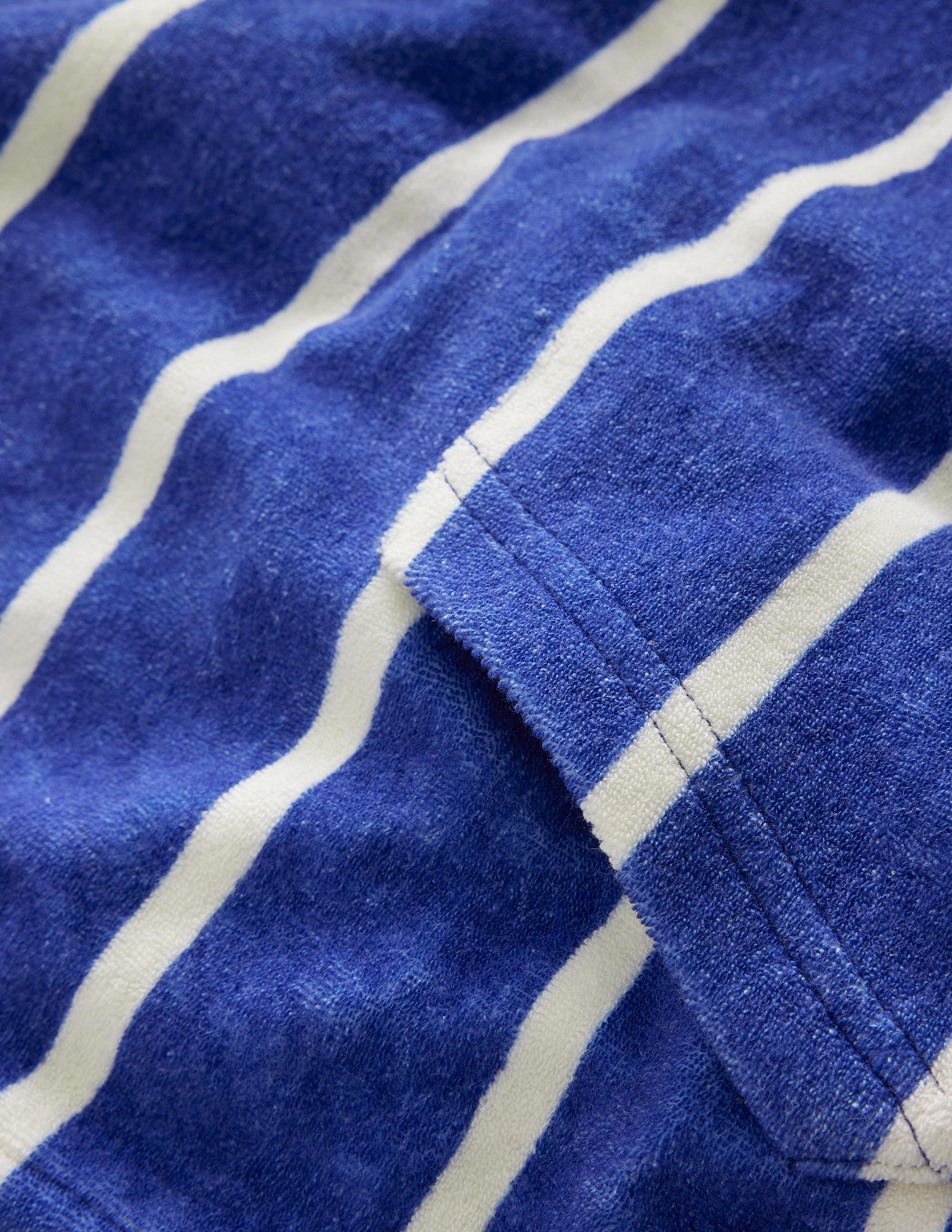 Sweat à capuche en éponge-Rayé bleu saphir/ivoire - Image 3