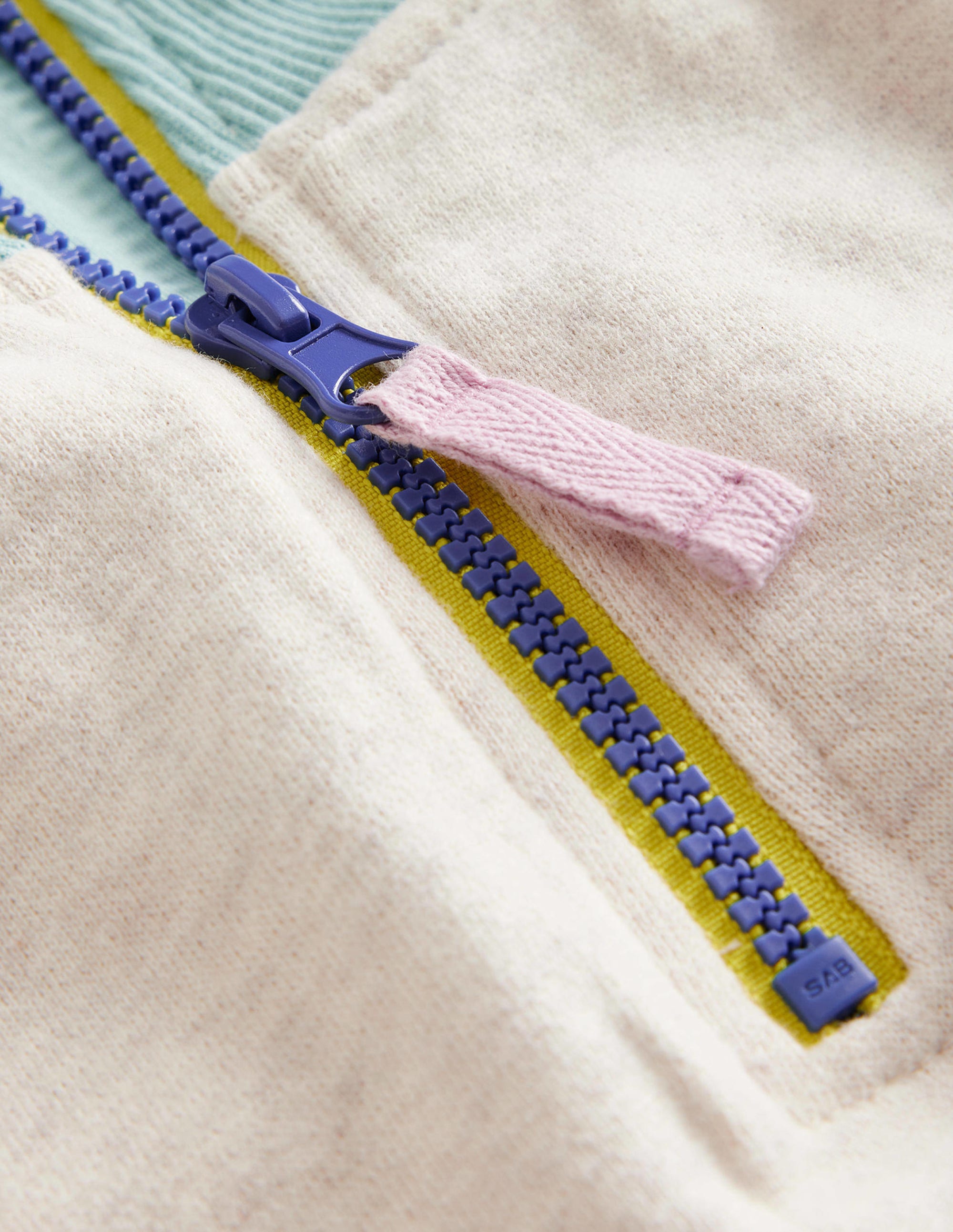 Sweater mit halbem Reißverschluss in Blockfarben-Haferbeige meliert Blockfarben - Image 3