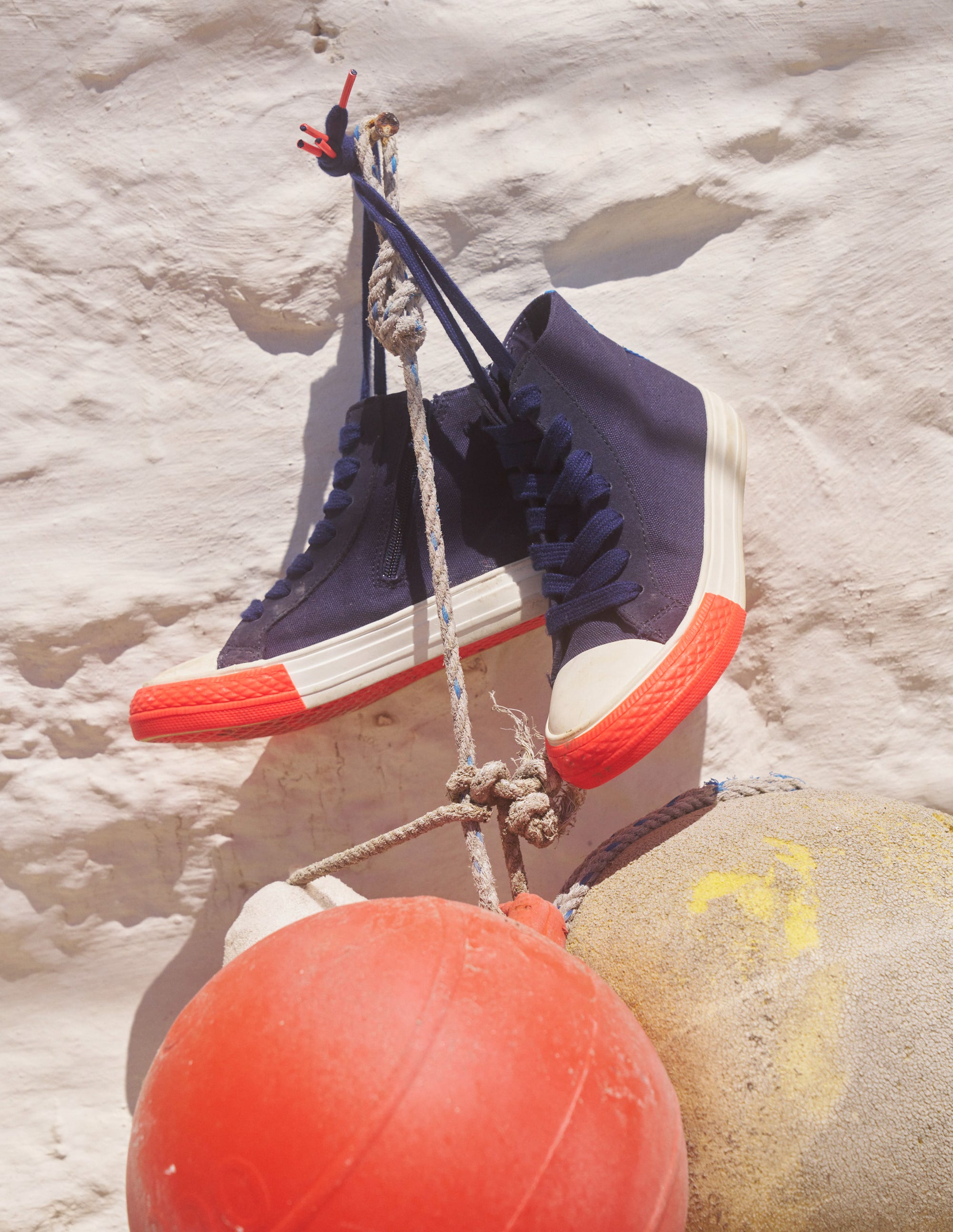 Hochgeschnittene Canvas-Sneaker mit Kontrastdetails-Marineblau Blau - Image 4