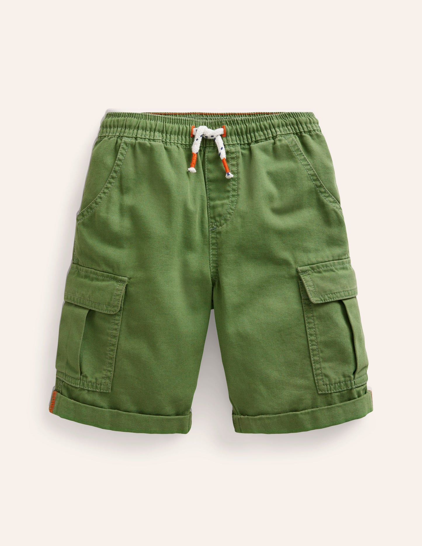 Stückgefärbte Cargoshorts-Safarigrün