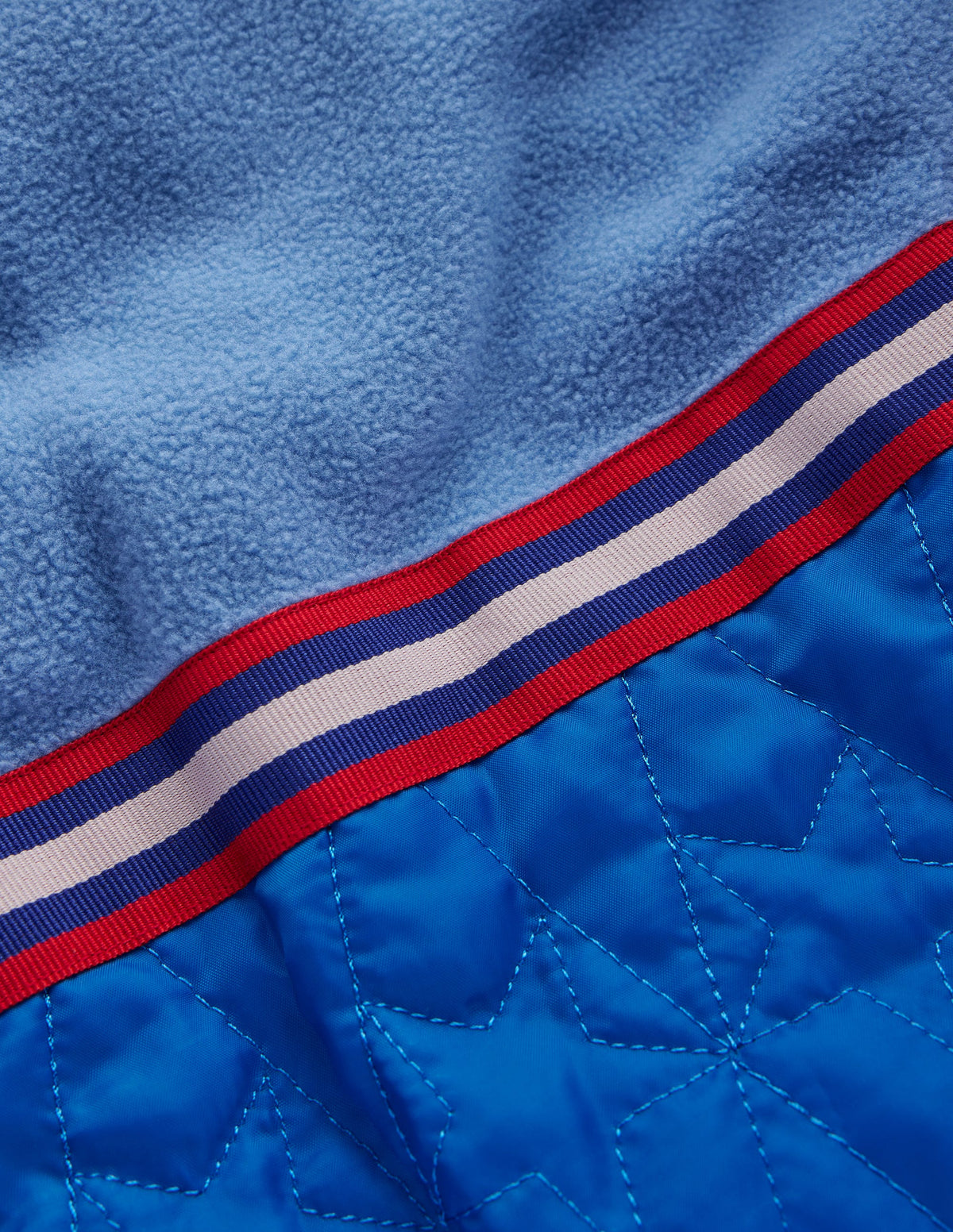 Doudoune doublée de polaire-Colourblock bleu marine universitaire - Image 3