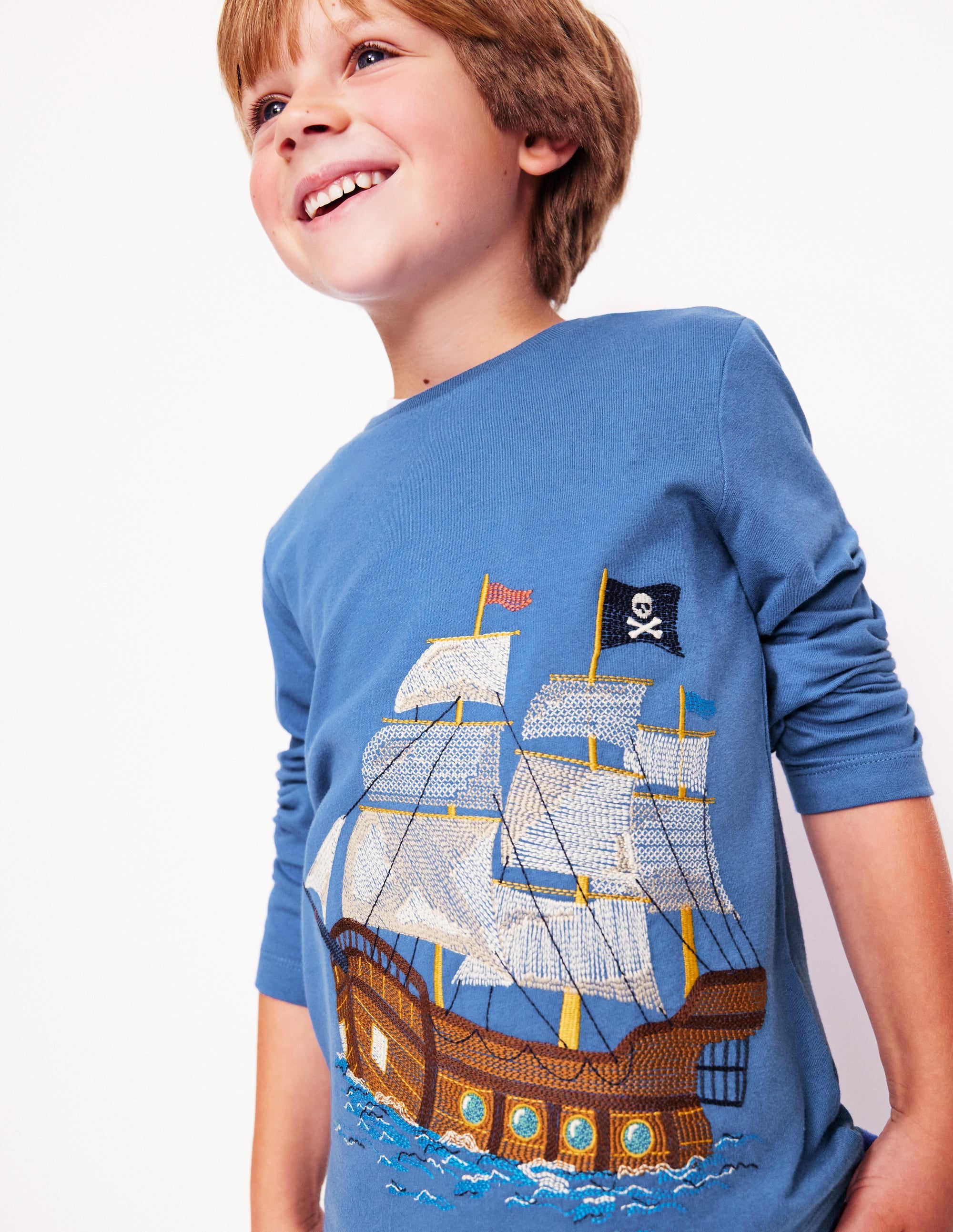 T-Shirt mit Superstitch-Design-Blauhäher Piratenschiff - Image 3