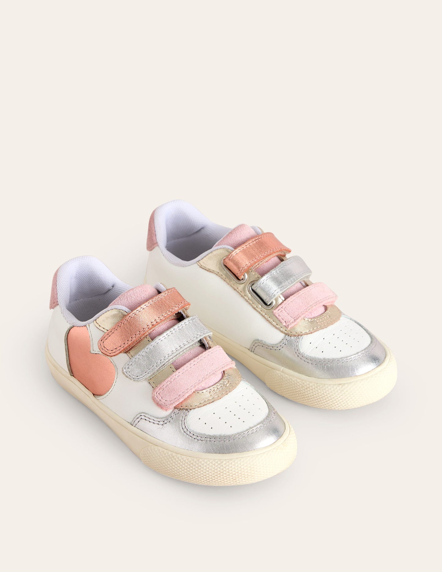 Flache Sneaker aus Leder-Bunt Metallic-Herz