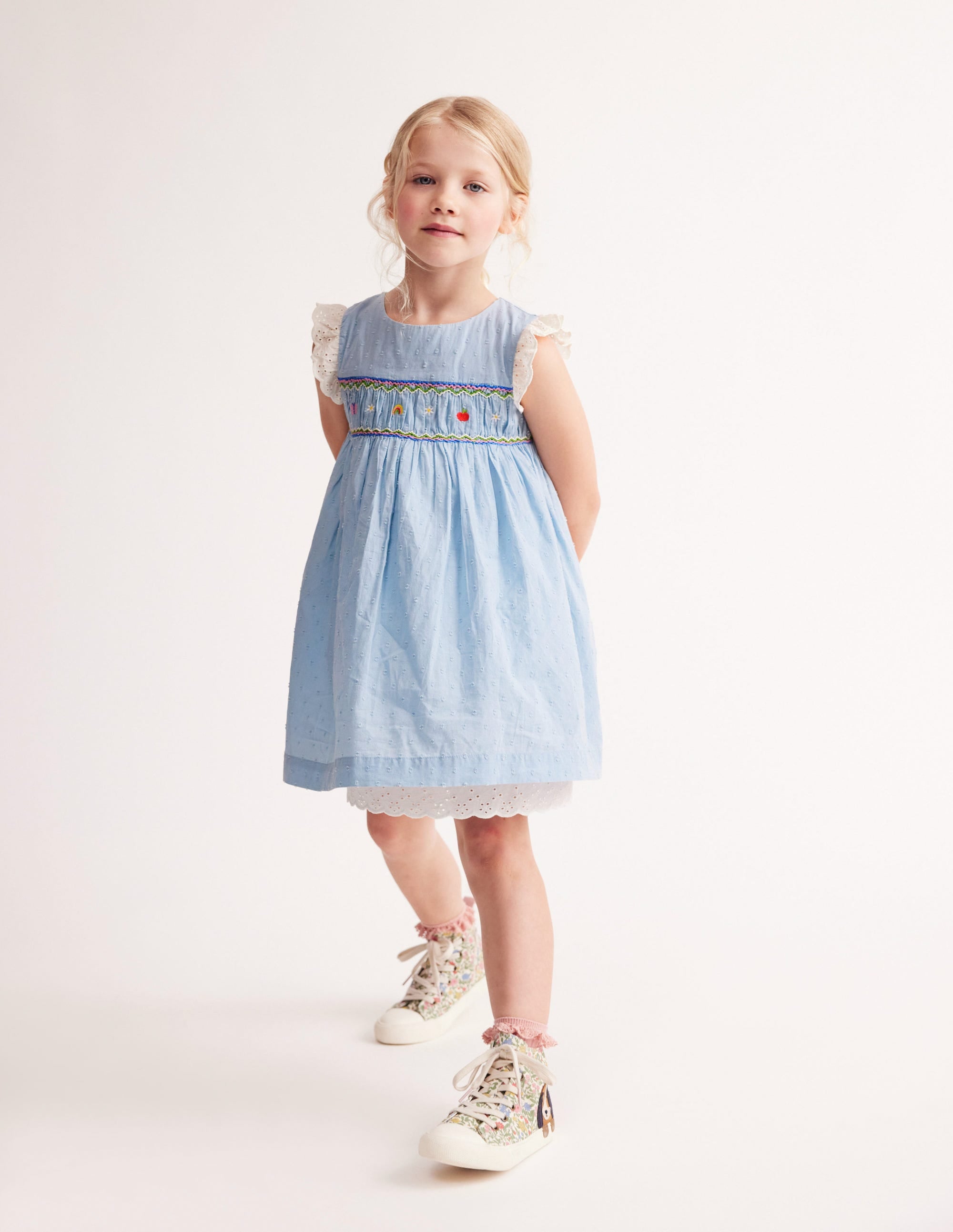 Gesmoktes Kleid mit Spitzenbesatz-Denim - Image 6
