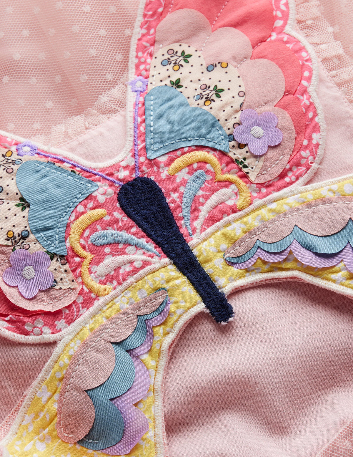 Kleid mit Tüllapplikation am Rücken-Ballettrosa Schmetterling - Image 3