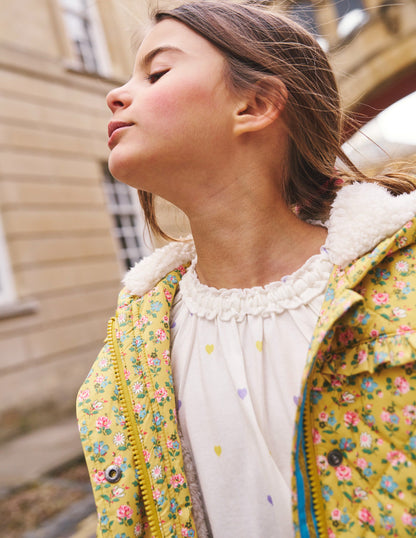 Jerseybluse mit Rüschenausschnitt-Naturweiß Kleine Herzen